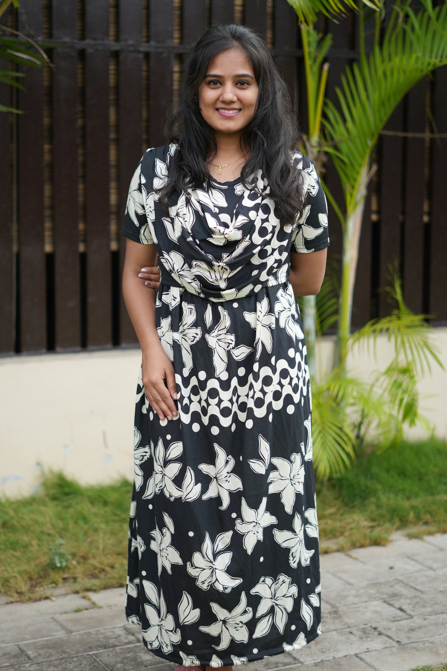 Dupatta Zipless Maternity with Black With Sandal Flower