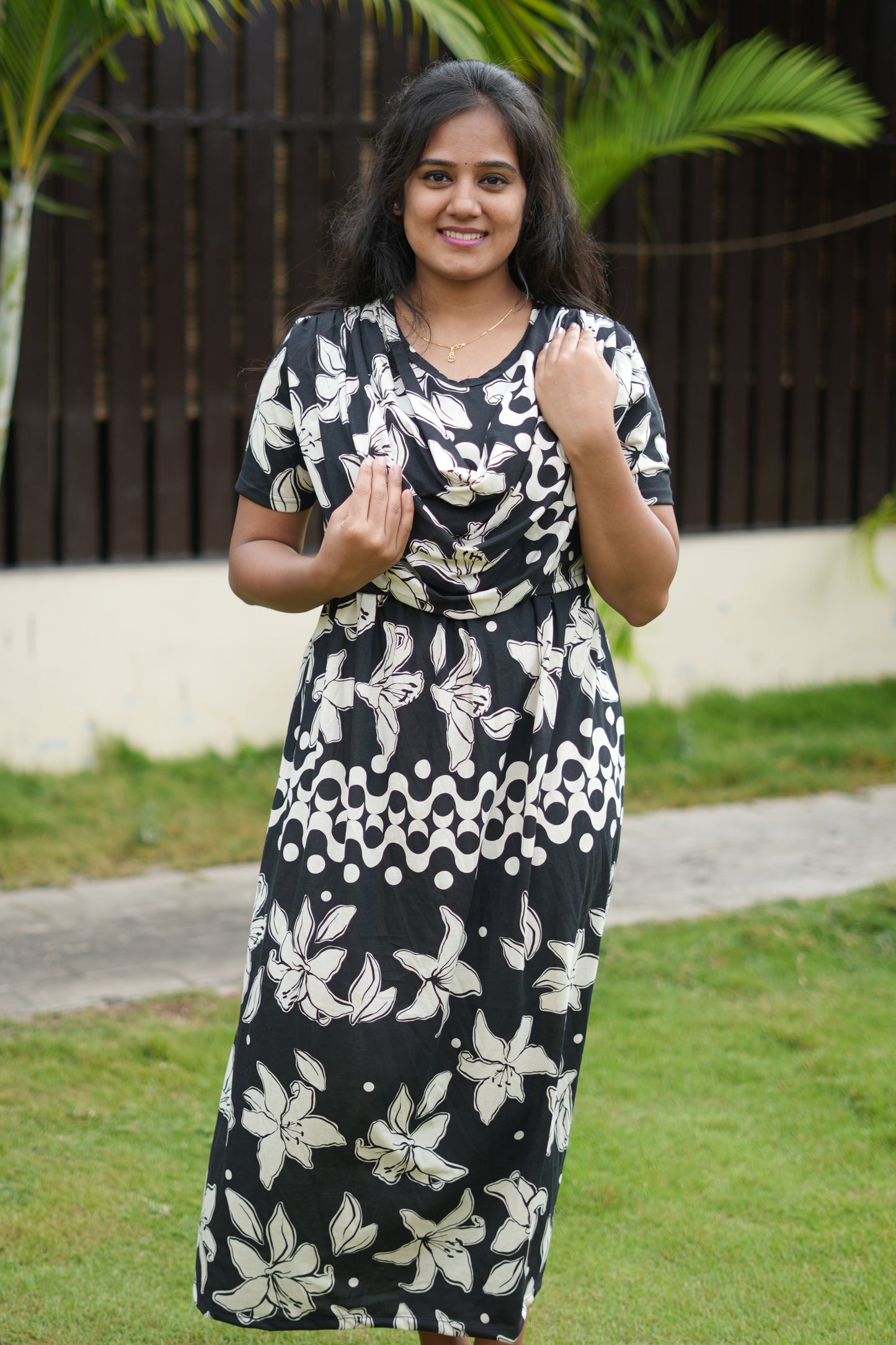 Dupatta Zipless Maternity with Black With Sandal Flower