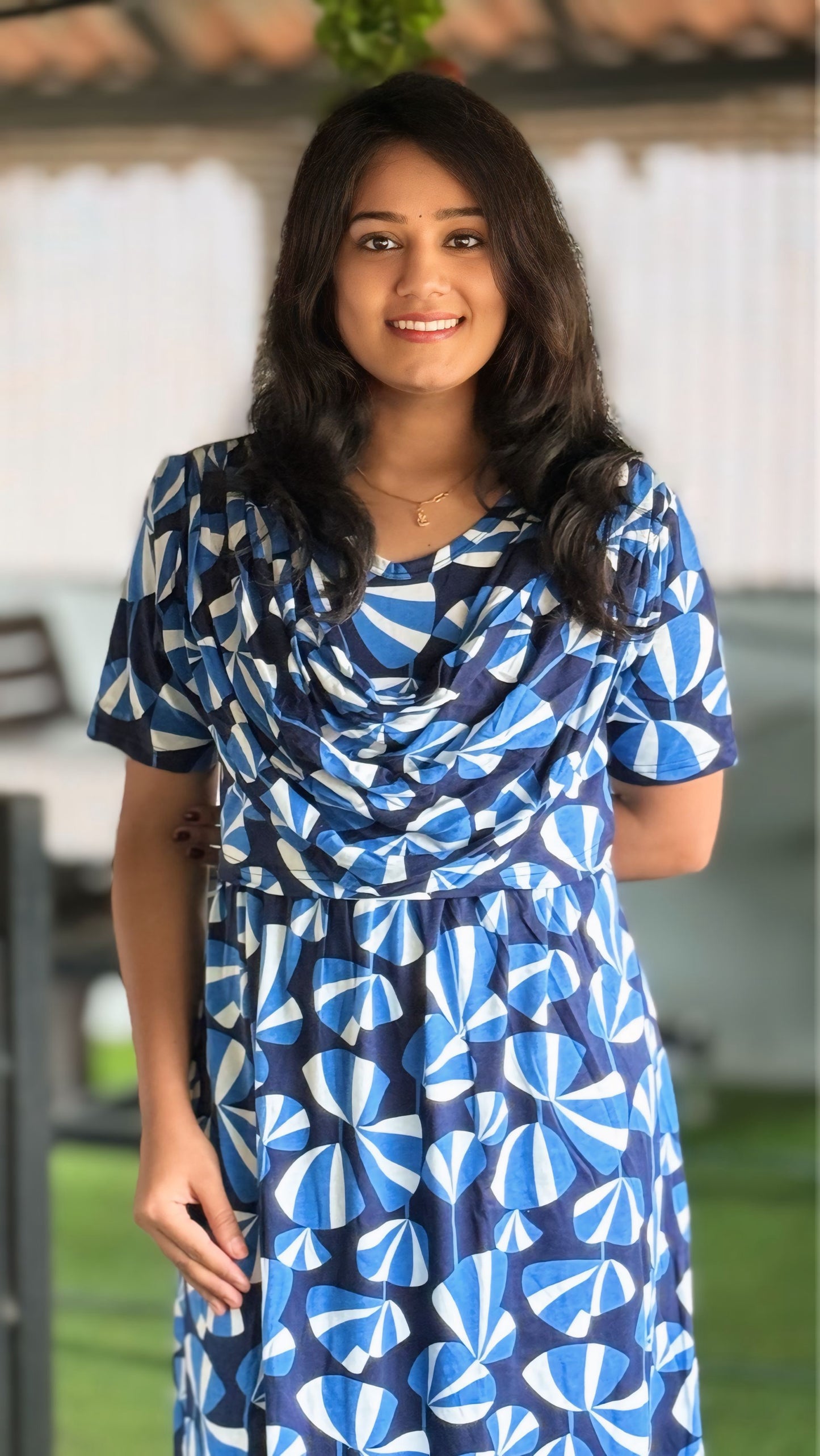 BLUVIA (Zipless Maternity Shawl)