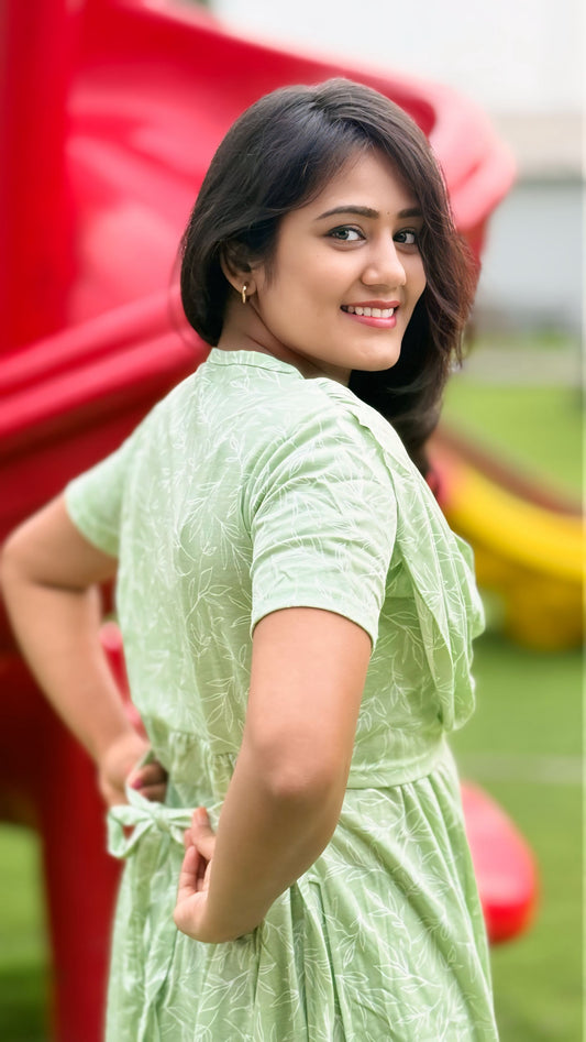 Mild Floral Green (Zipless Maternity Shawl)