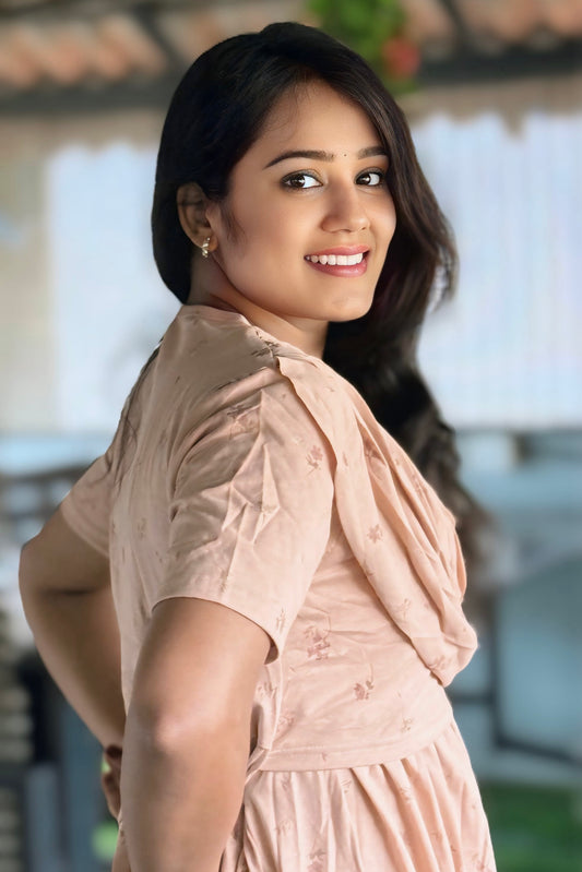 VELUVE (Zipless Maternity Shawl)