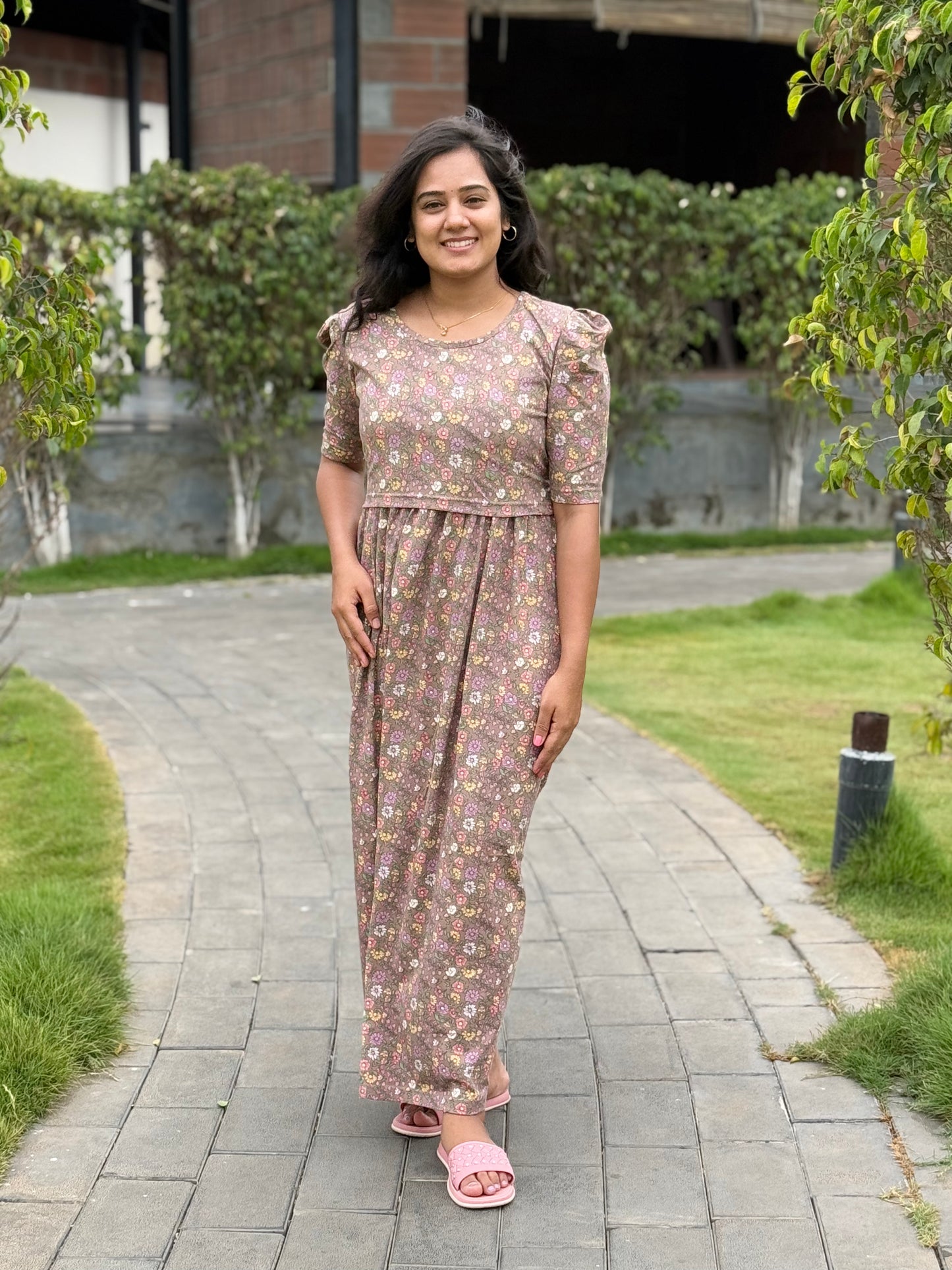 Zipless Maternity Puff with 3/4th Sleeve Floral Brownie