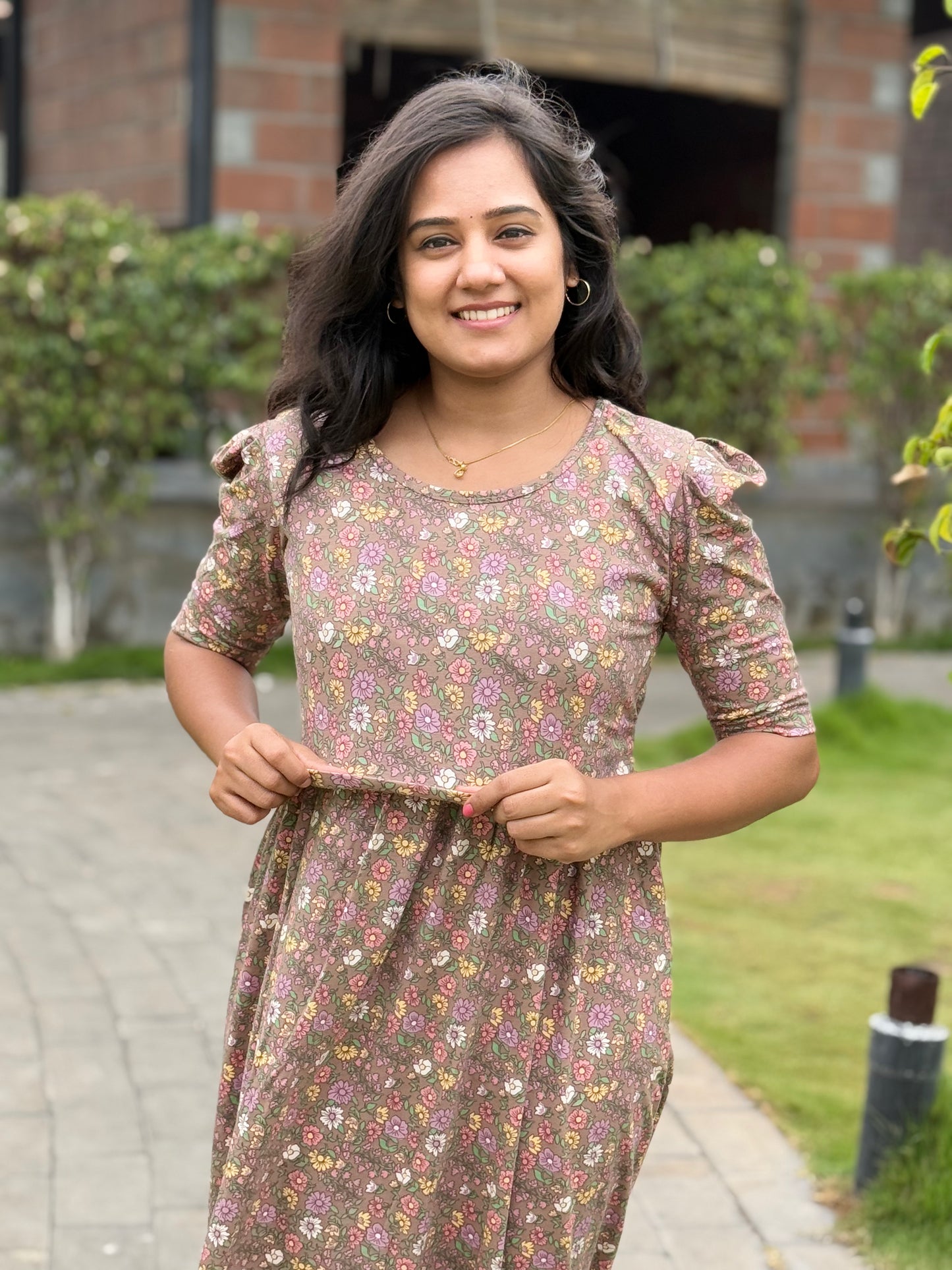 Zipless Maternity Puff with 3/4th Sleeve Floral Brownie