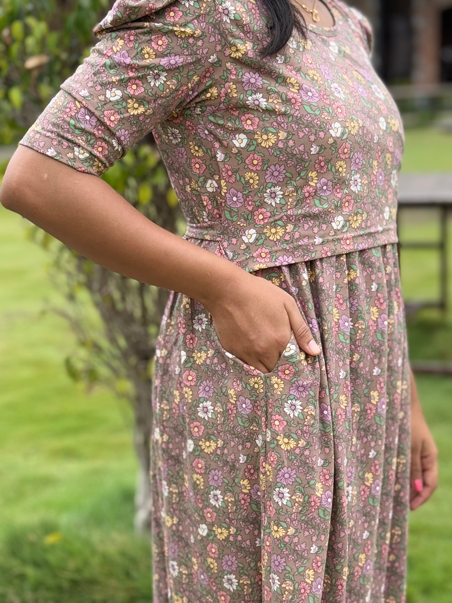 Zipless Maternity Puff with 3/4th Sleeve Floral Brownie