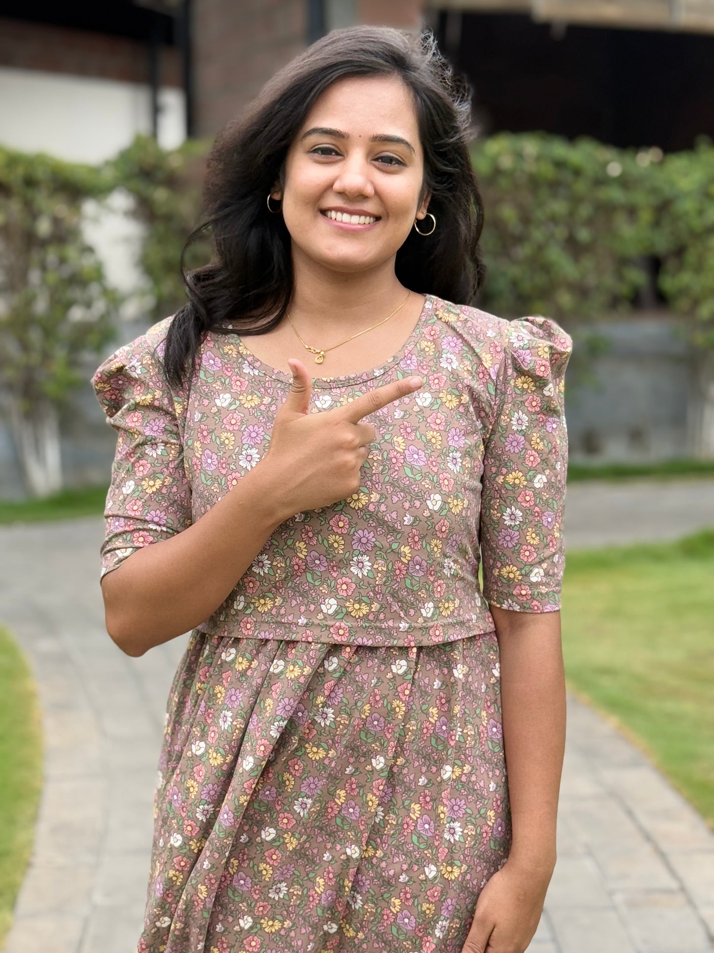 Zipless Maternity Puff with 3/4th Sleeve Floral Brownie
