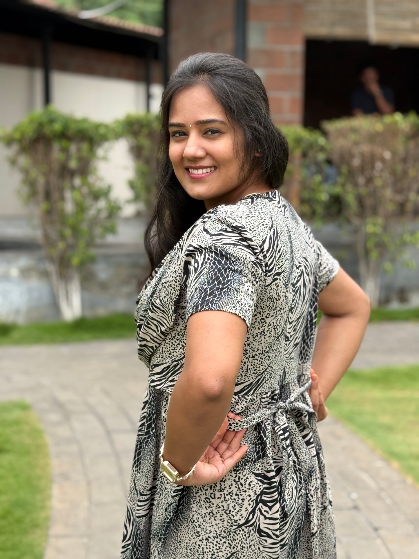 Dupatta Zipless Maternity with Black Mild Sandal Design