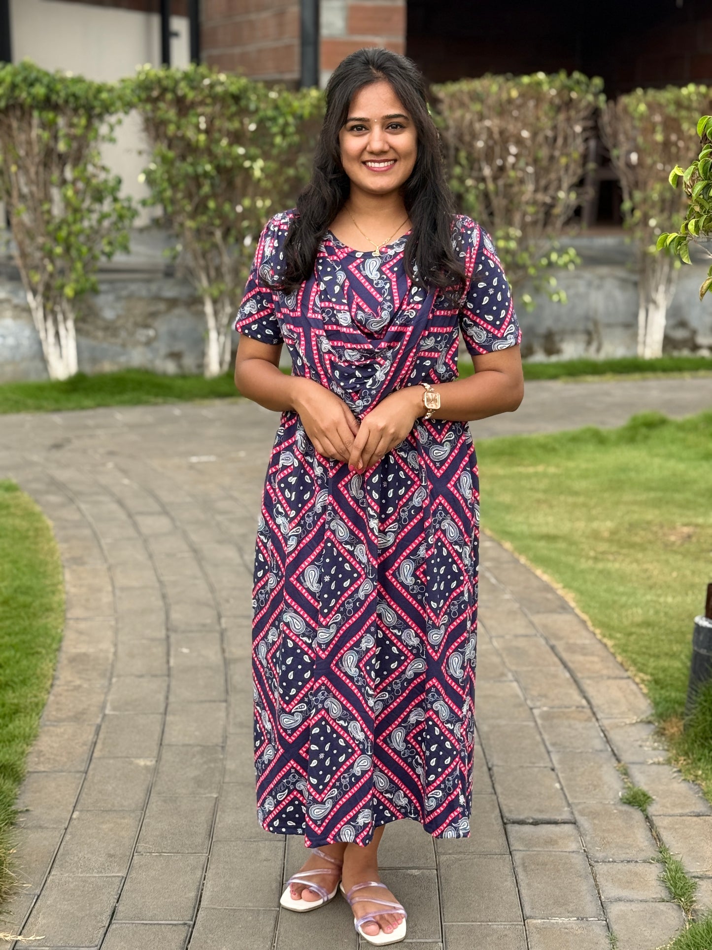 Dupatta Zipless Maternity with Navy Lati Design