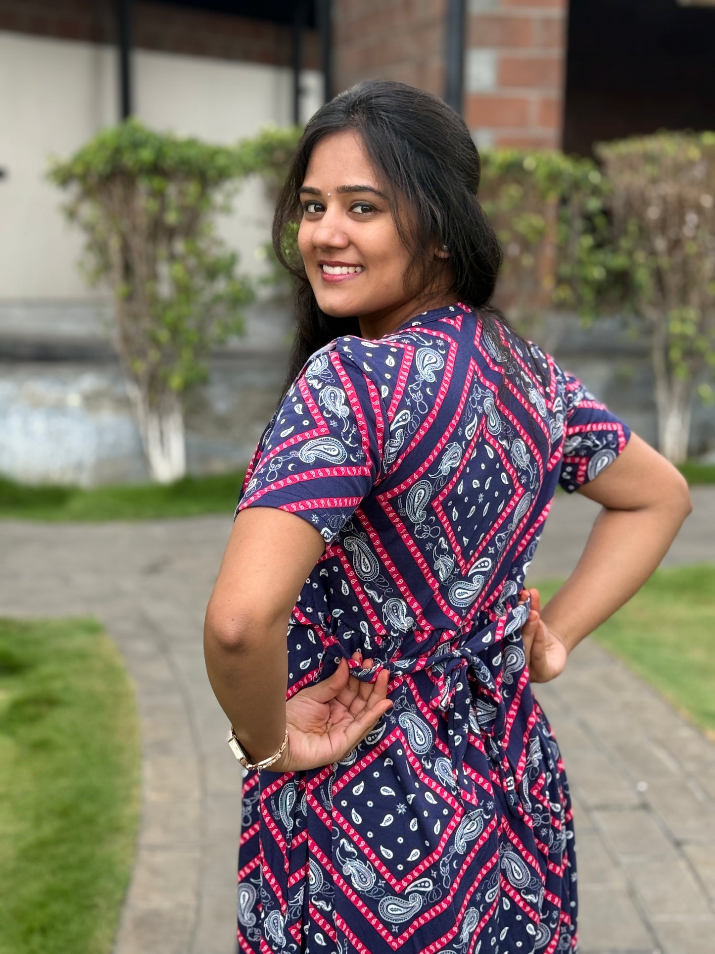 Dupatta Zipless Maternity with Navy Lati Design