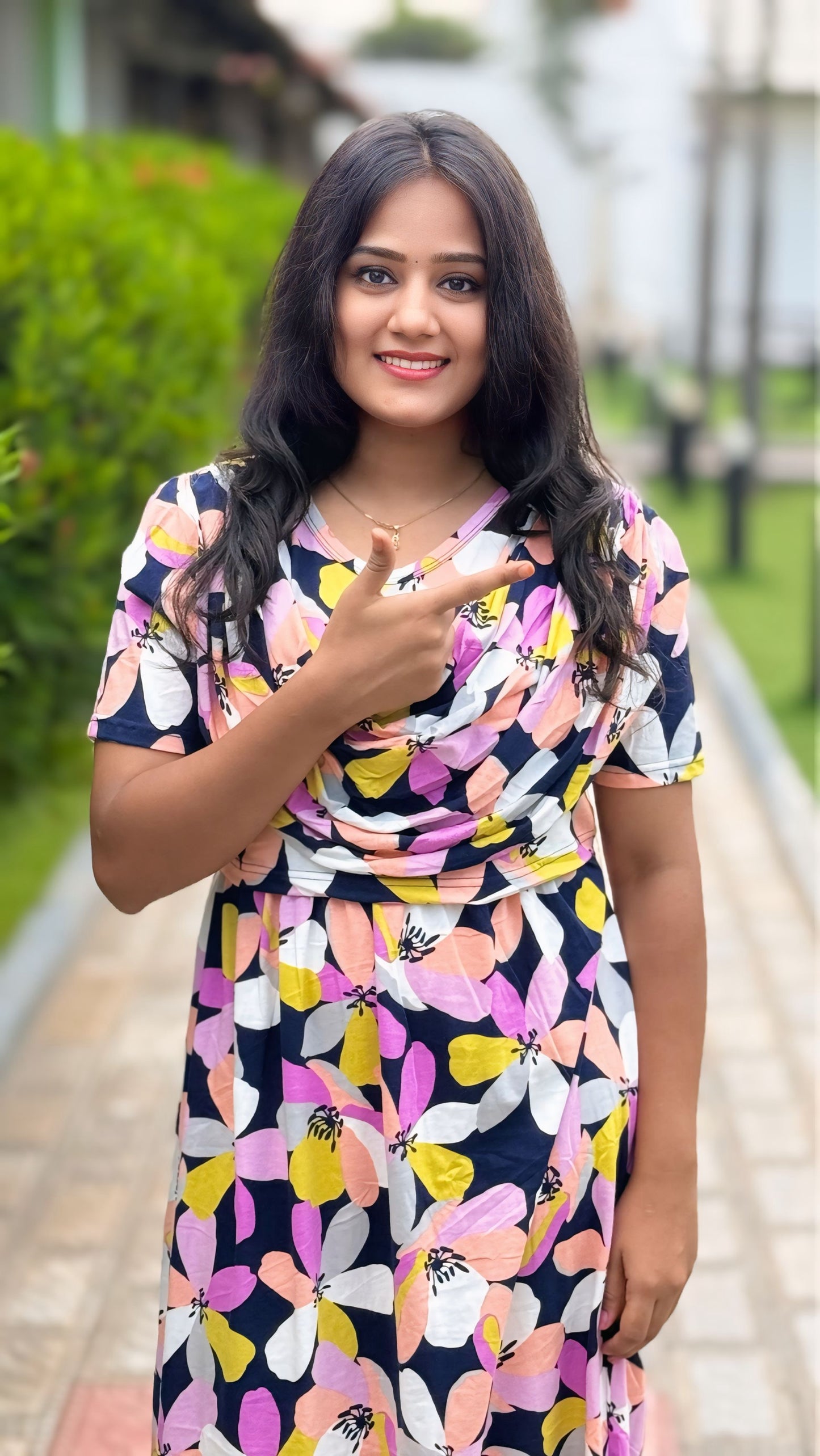 Bloomora (Zipless Maternity Shawl)