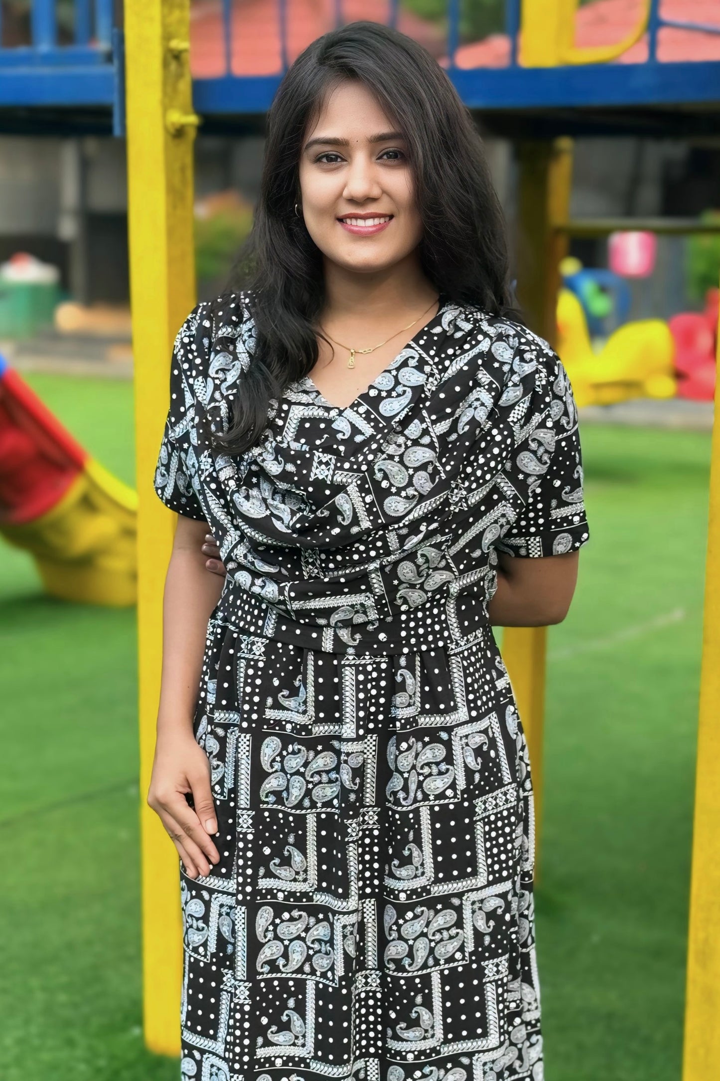 BlackLine (Zipless Maternity Shawl)