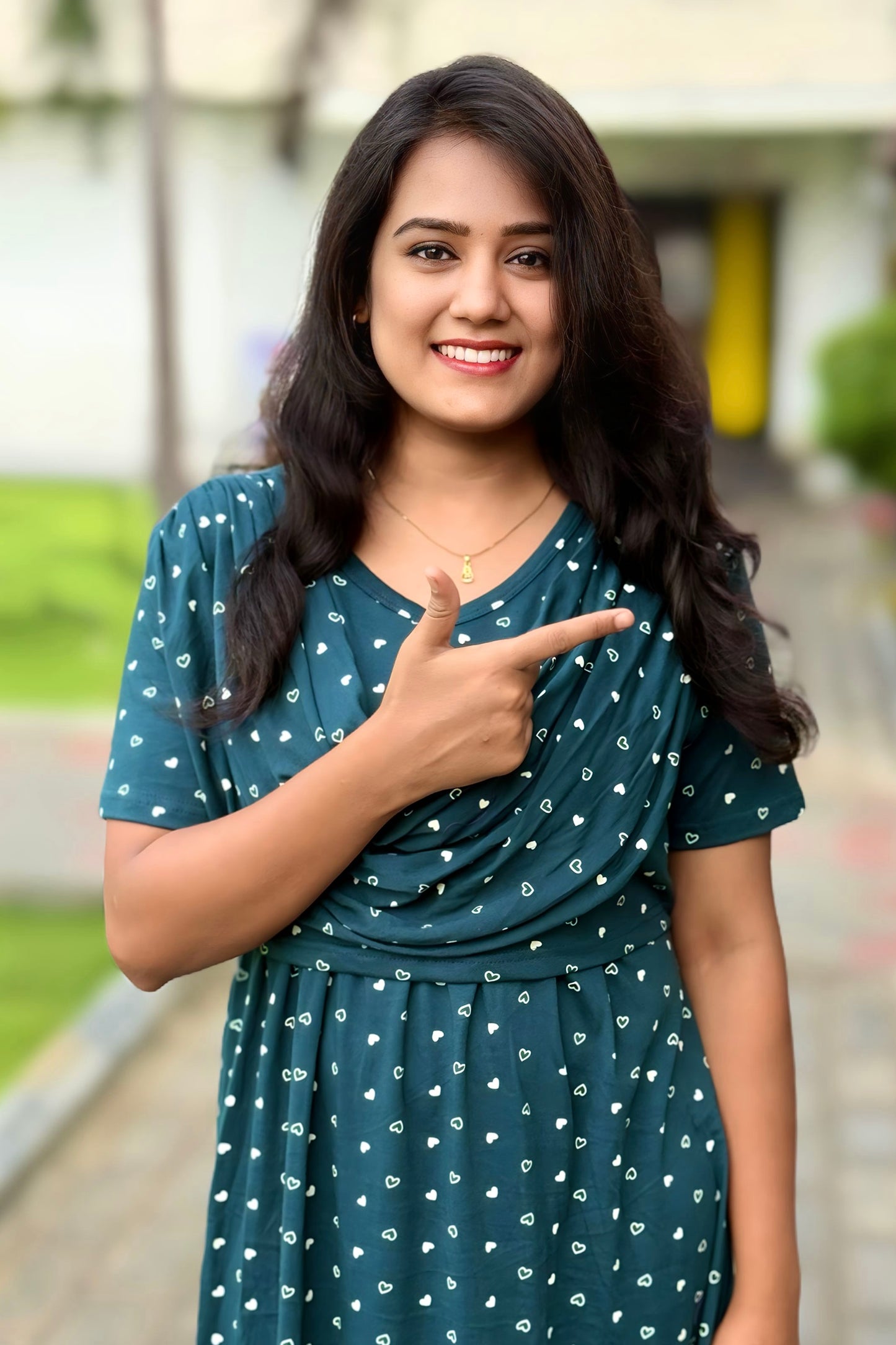 Femora (Zipless Maternity Shawl)