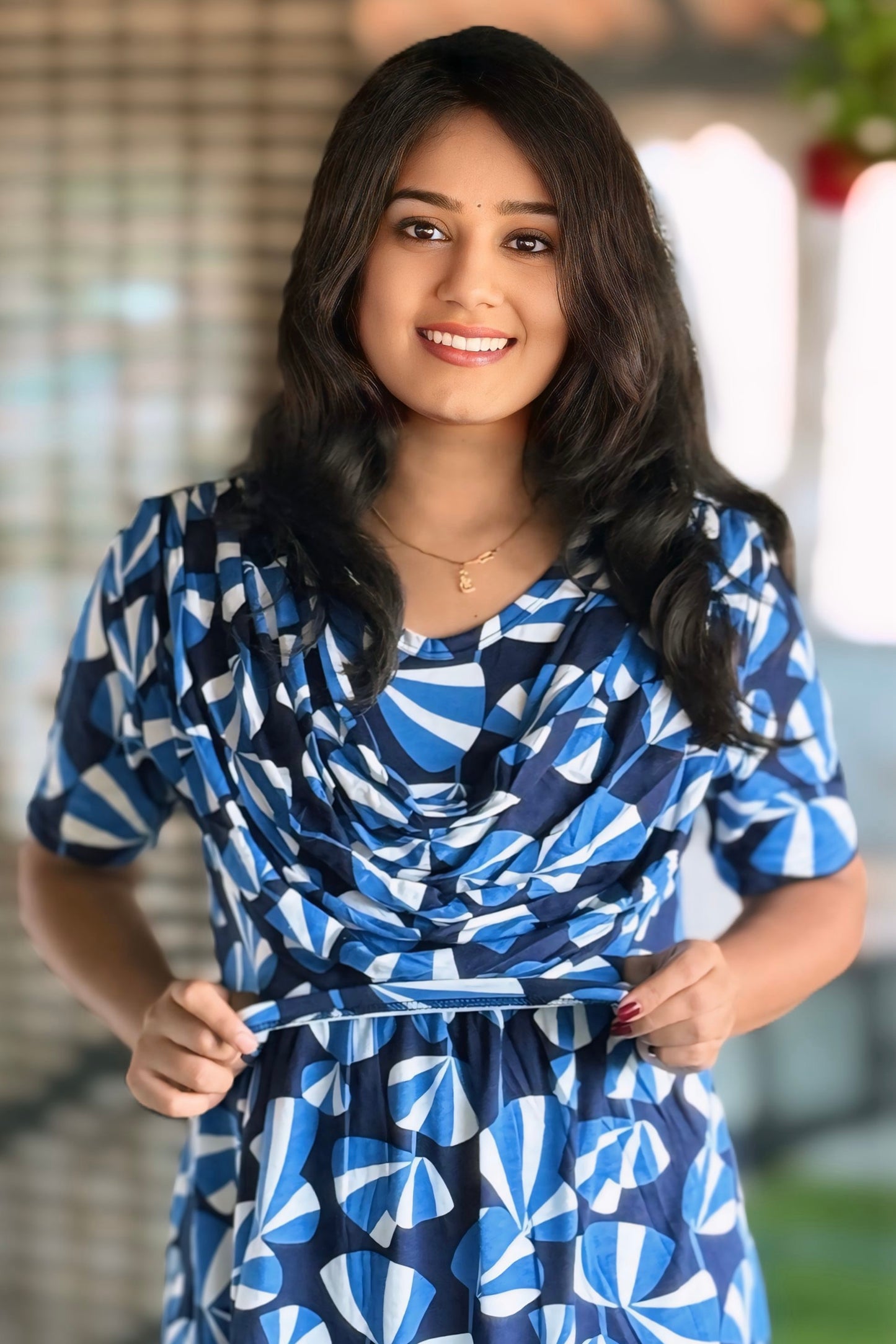 BLUVIA (Zipless Maternity Shawl)