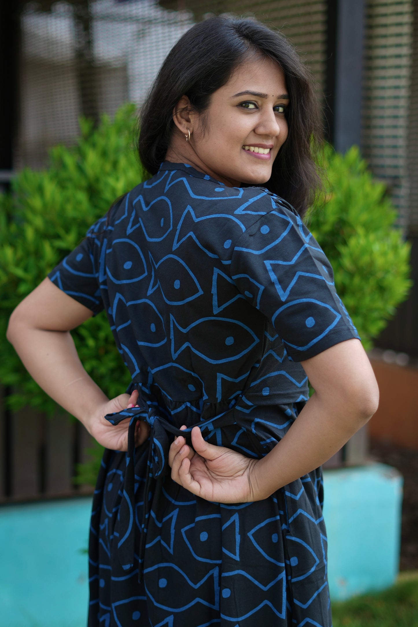 BluFinia (Zipless Maternity Shawl)