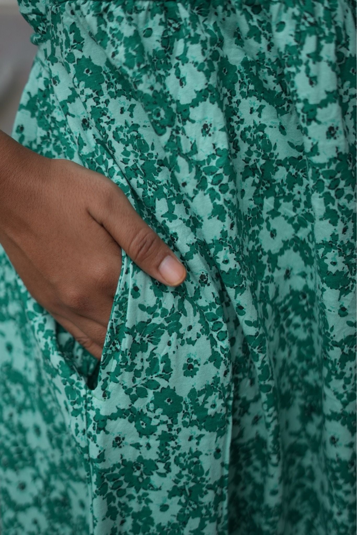 Non Maternity Shawl (Azurelle)