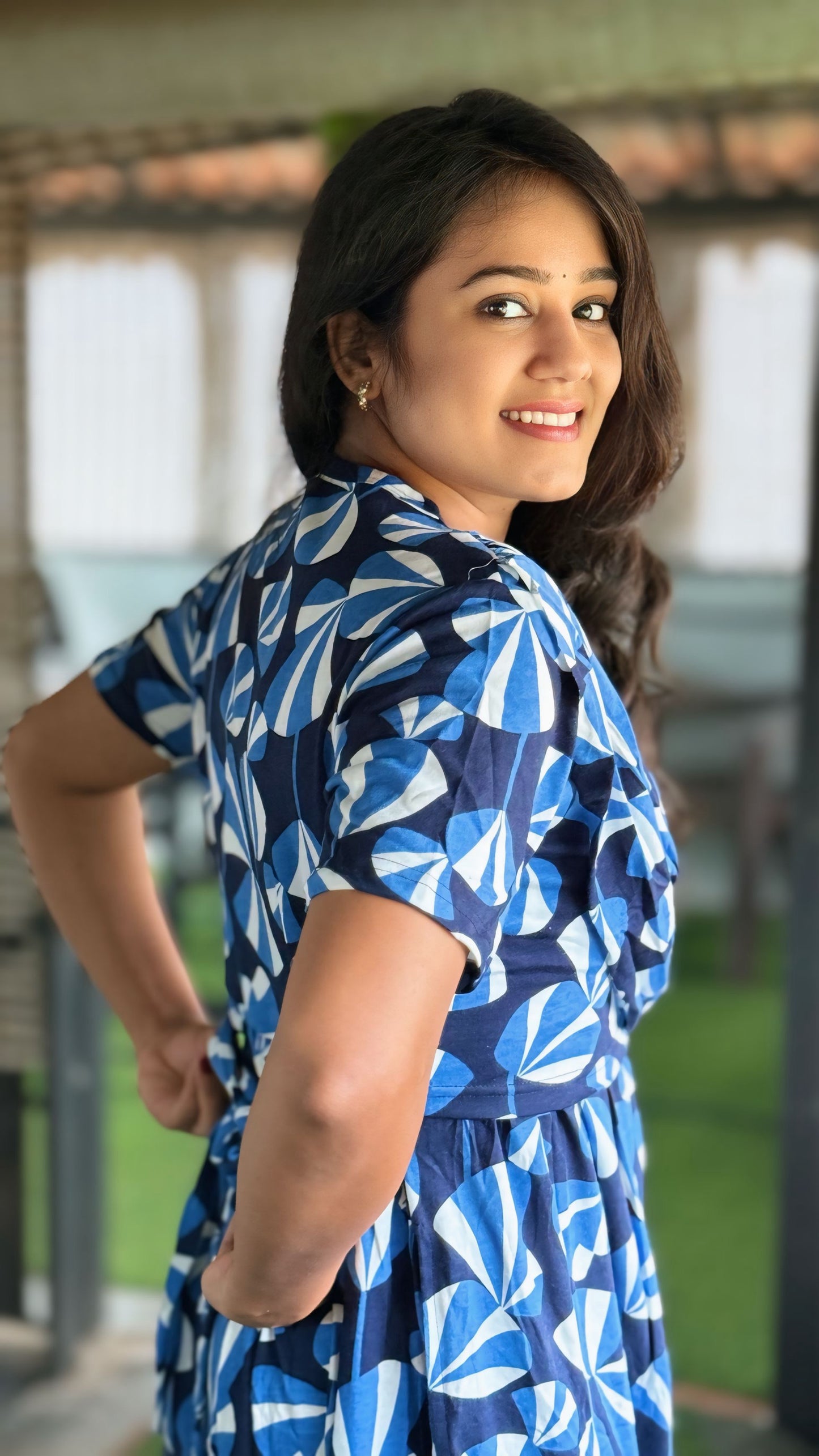 BLUVIA (Zipless Maternity Shawl)