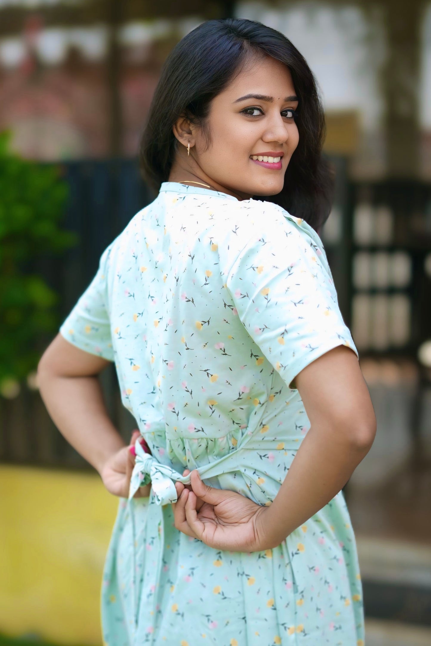 LuxeMint (Zipless Maternity Shawl)