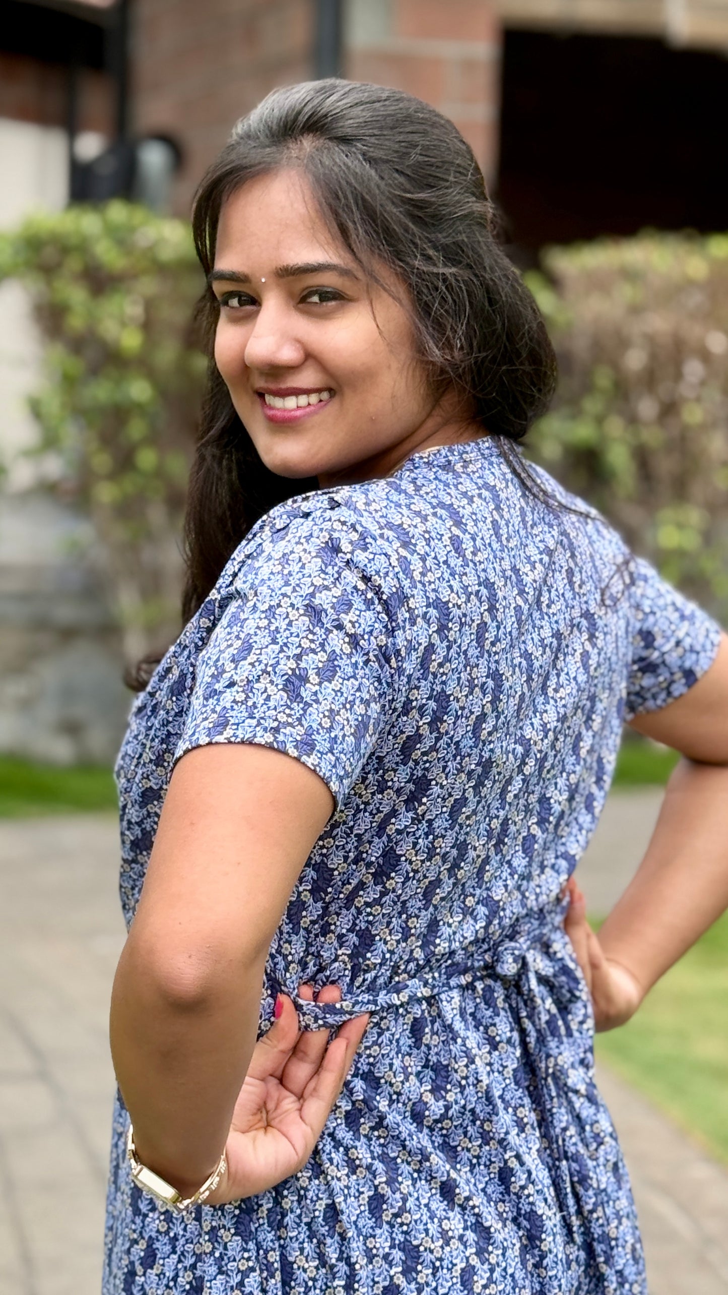 ATTACHED SHAWL NON FEEDING WITH FLORAL NAVY