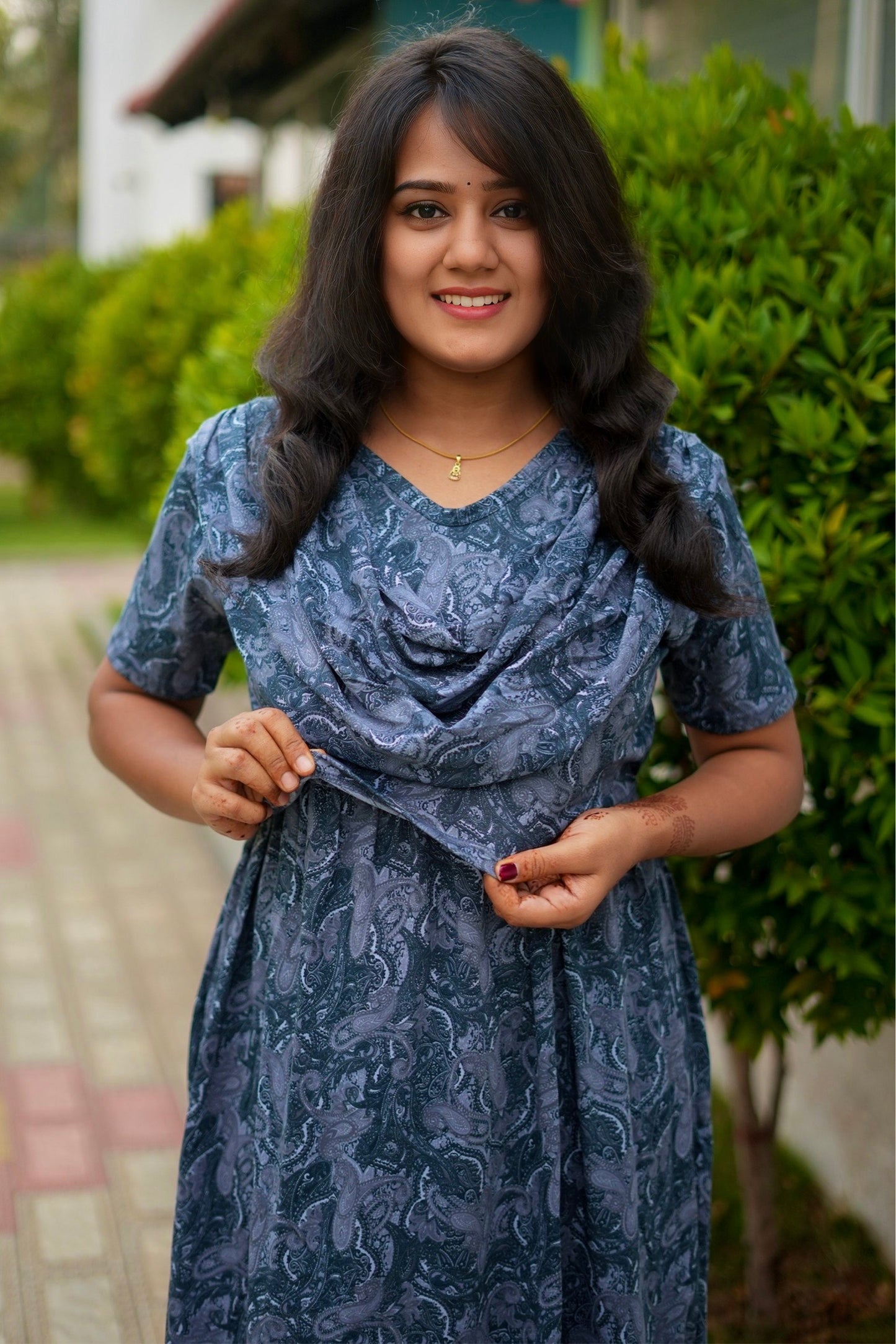 Charcoal (Zipless Maternity Shawl)