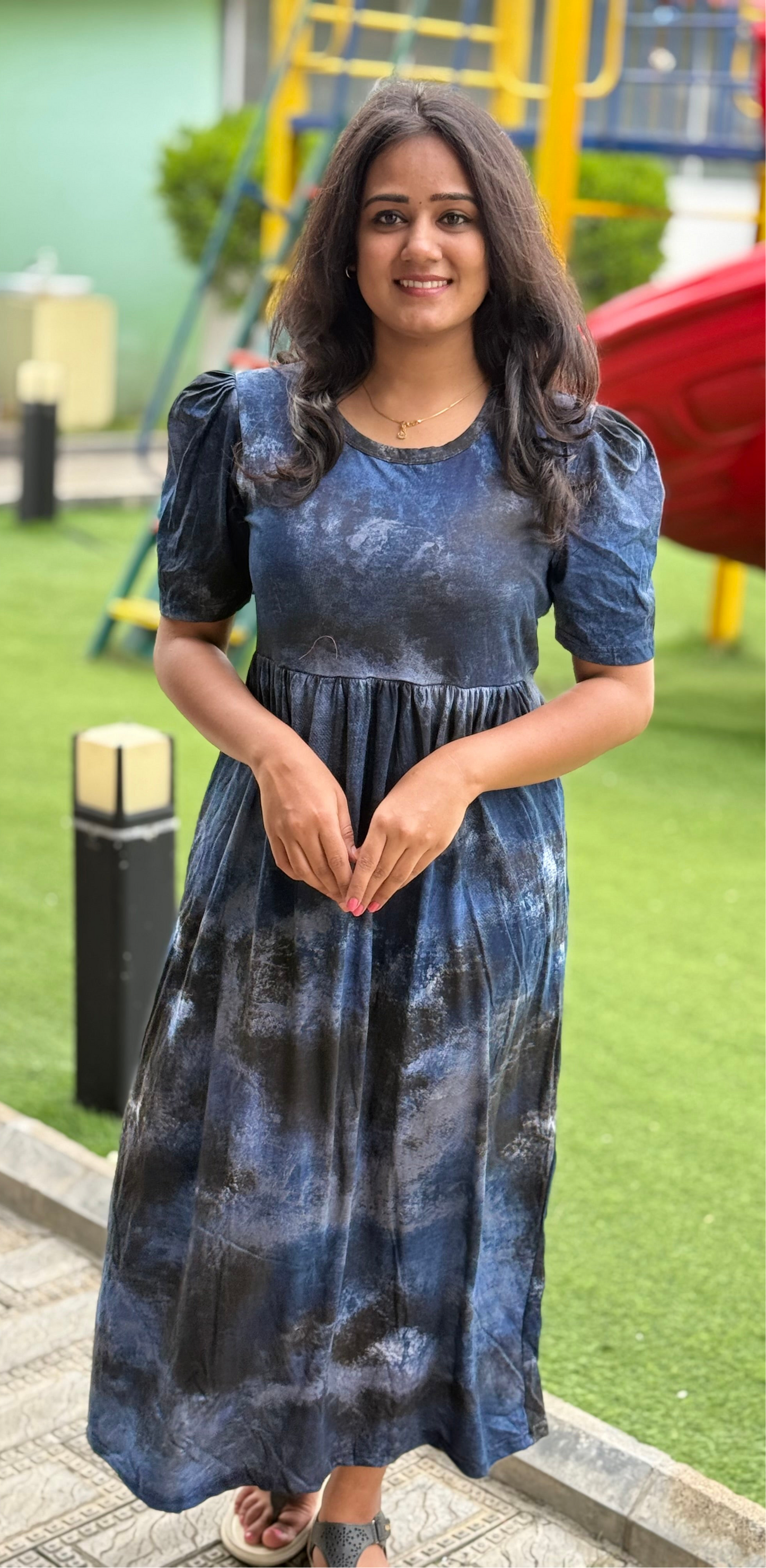 PUFF TYPE MAXI COTTON LOUNGE WEAR WITH ACID SHADED NAVY