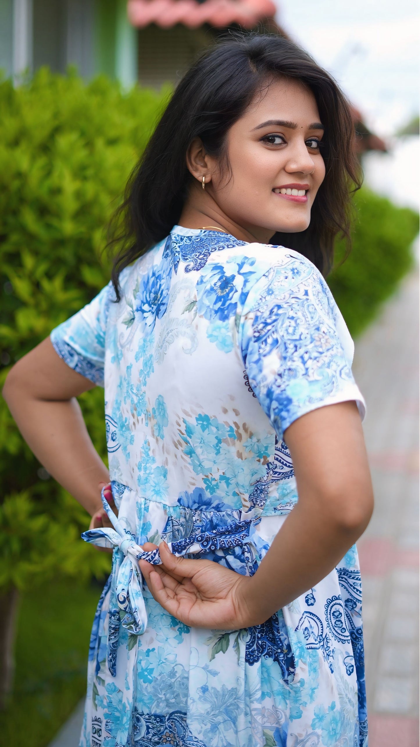 Grande Blue (Zipless Maternity Shawl)