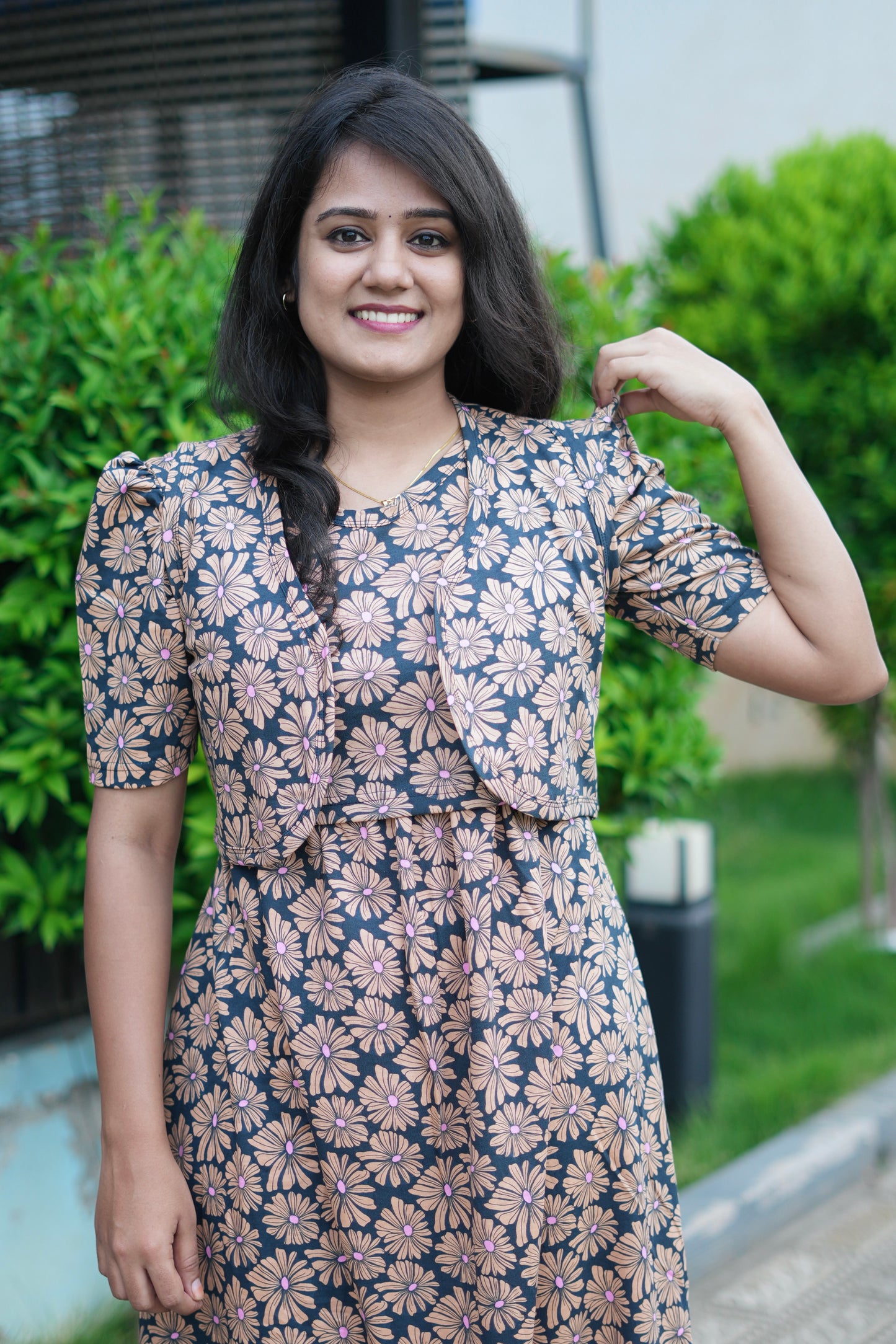 MATERNITY REMOVABLE COAT ( FLORAL AURA )