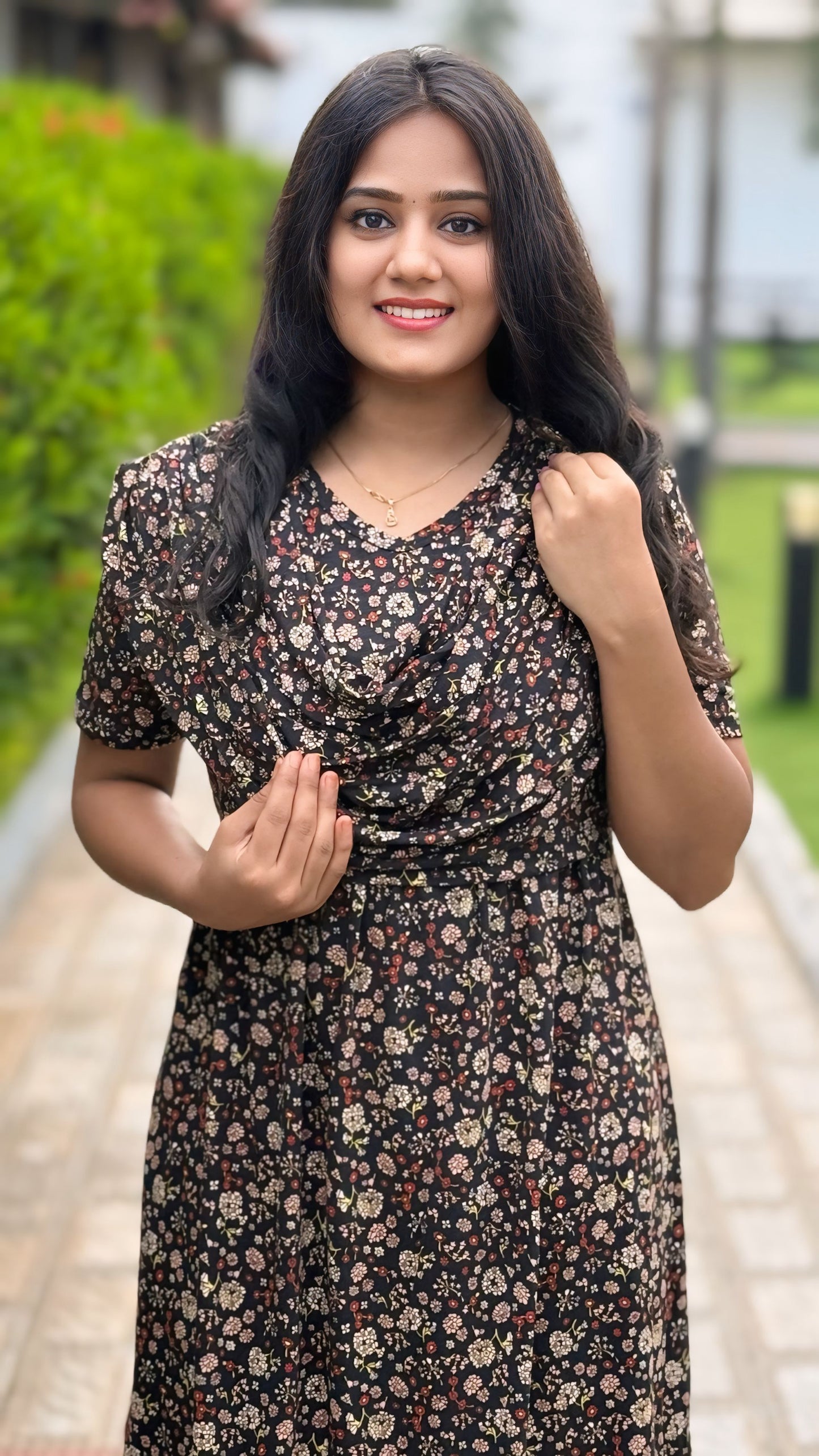 Ebonella (Zipless Maternity Shawl)