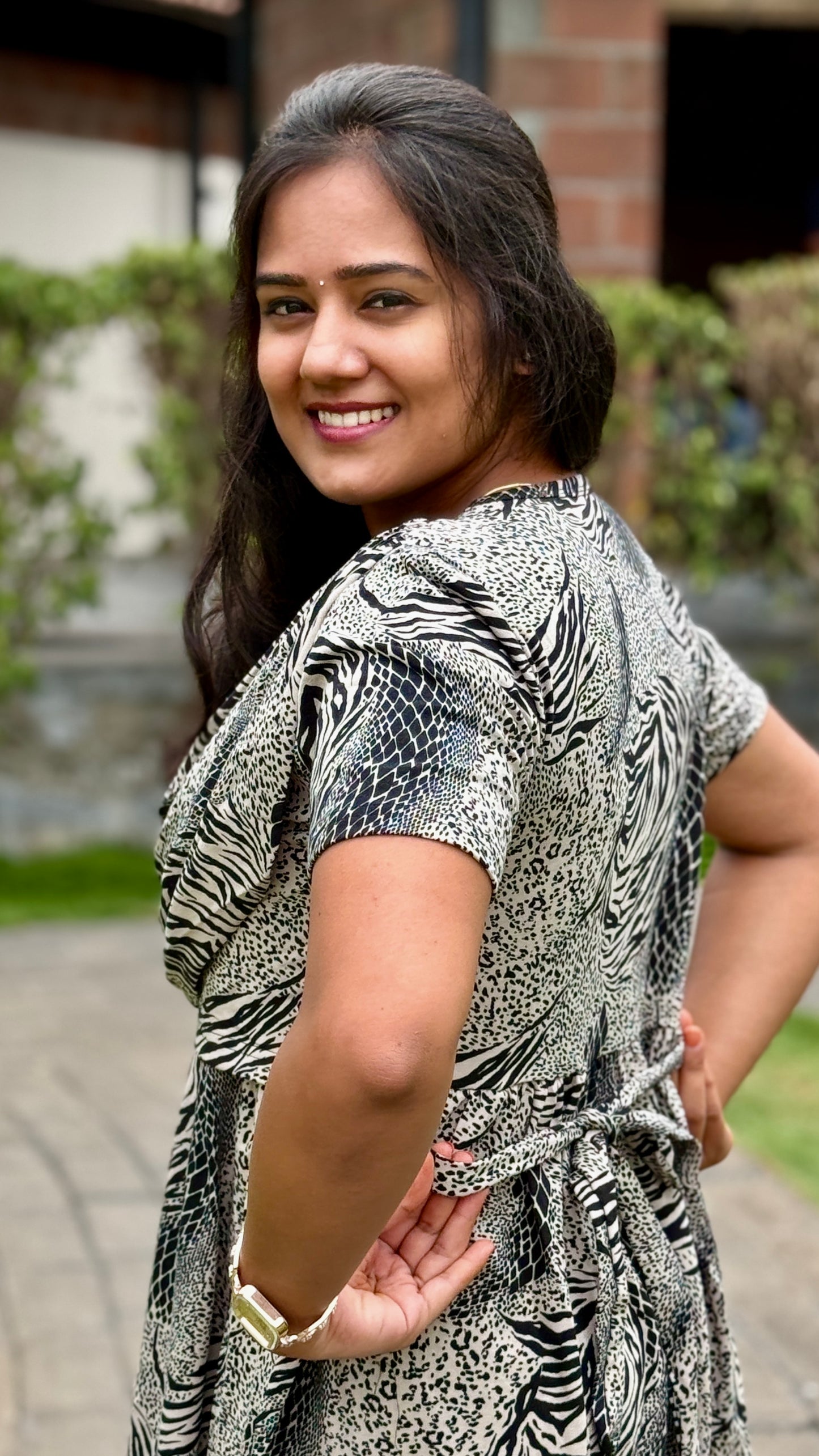 Dupatta Zipless Maternity with Black Mild Sandal Design