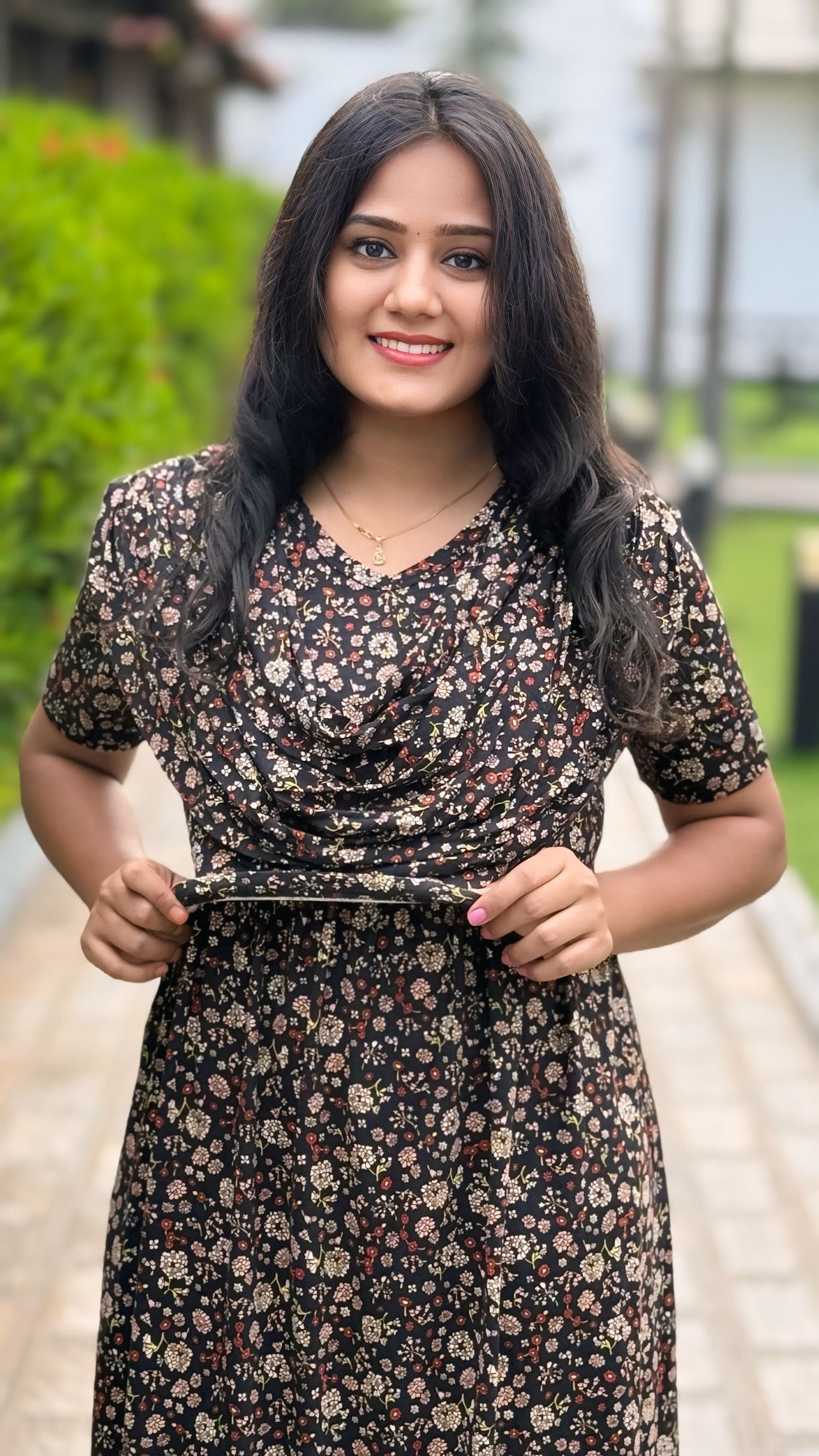 Ebonella (Zipless Maternity Shawl)