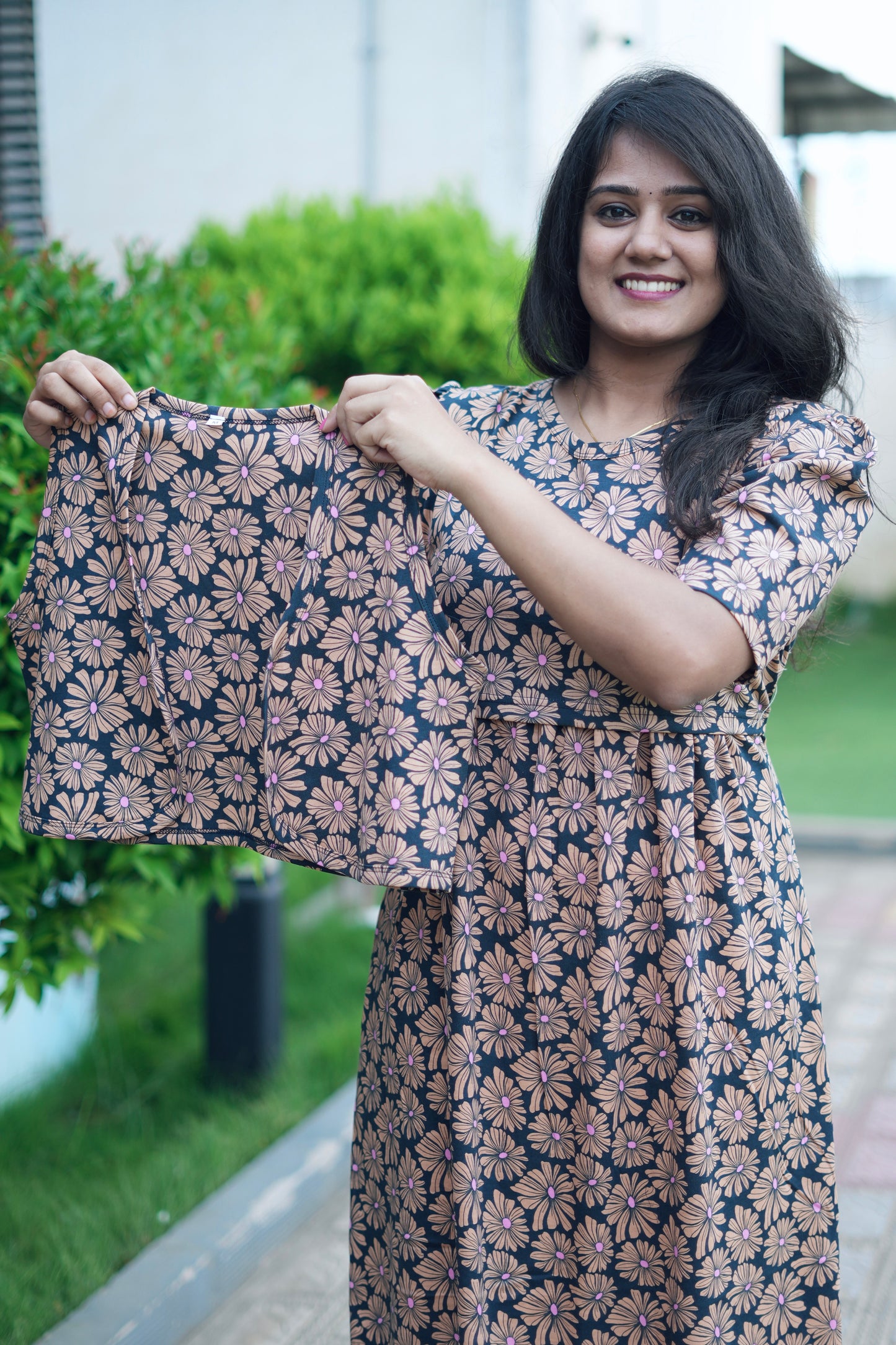 MATERNITY REMOVABLE COAT ( FLORAL AURA )