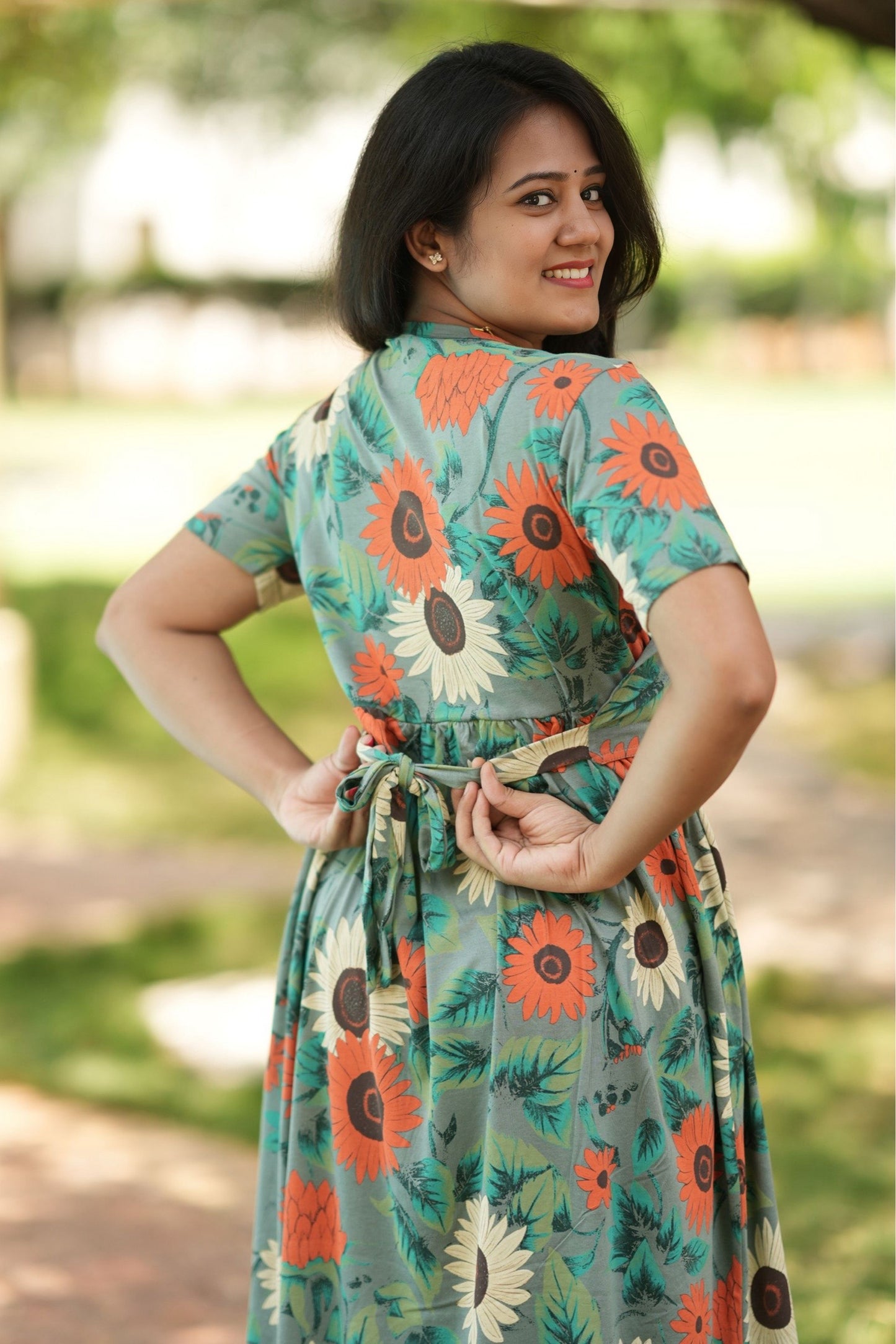 Sunny Petals (Feeding Cover)