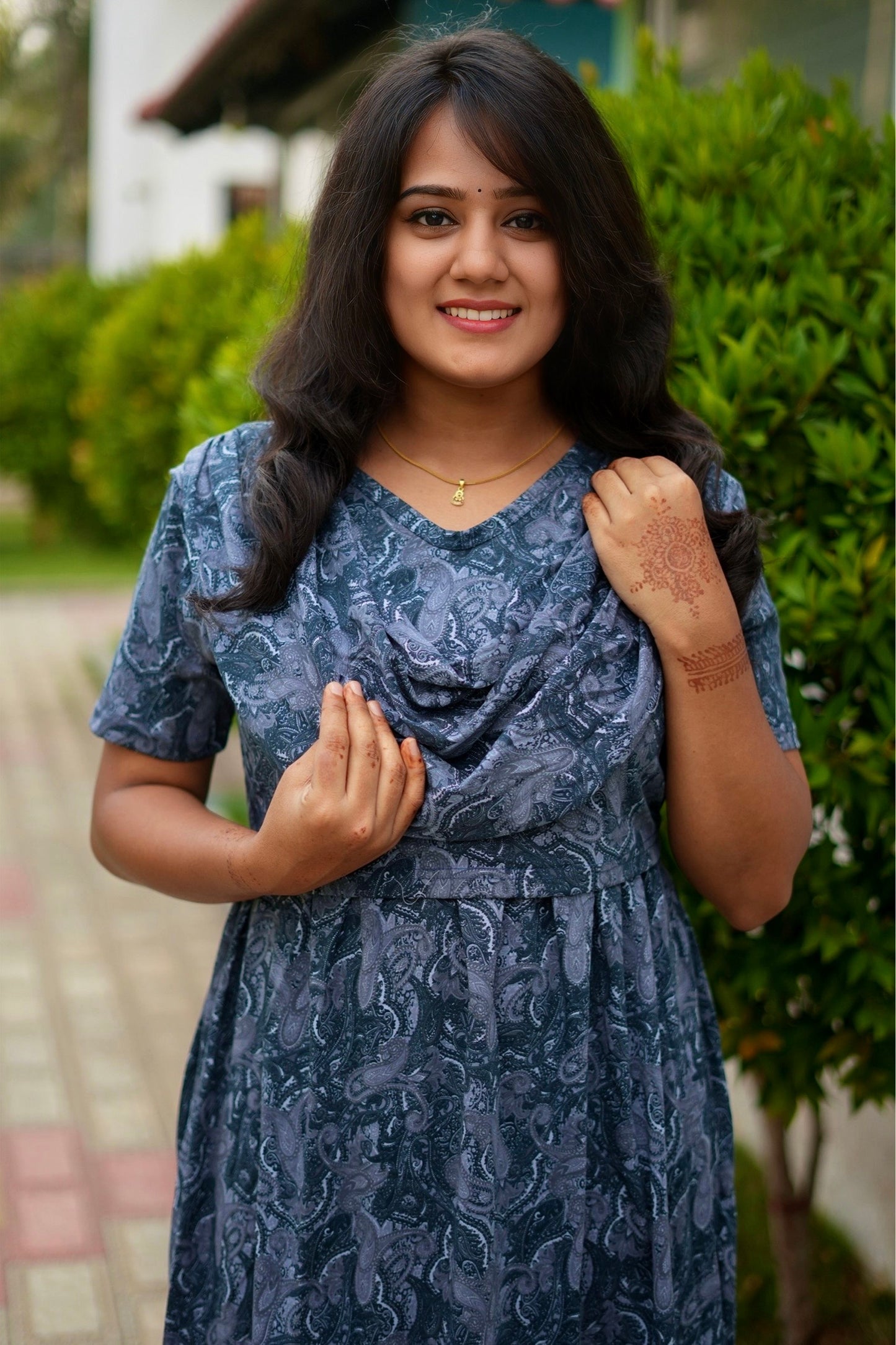 Charcoal (Zipless Maternity Shawl)