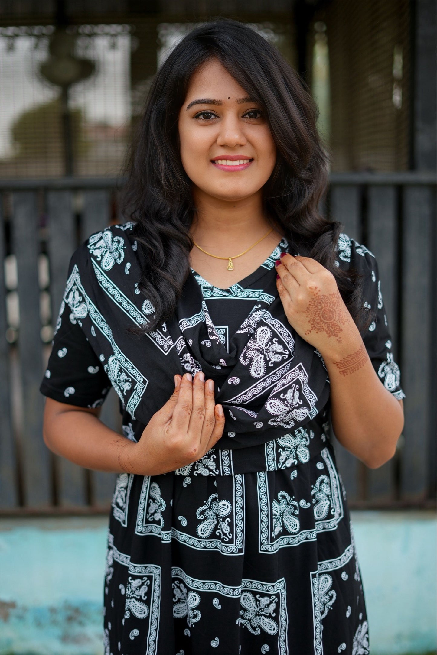 Elegance (Zipless Maternity Shawl)