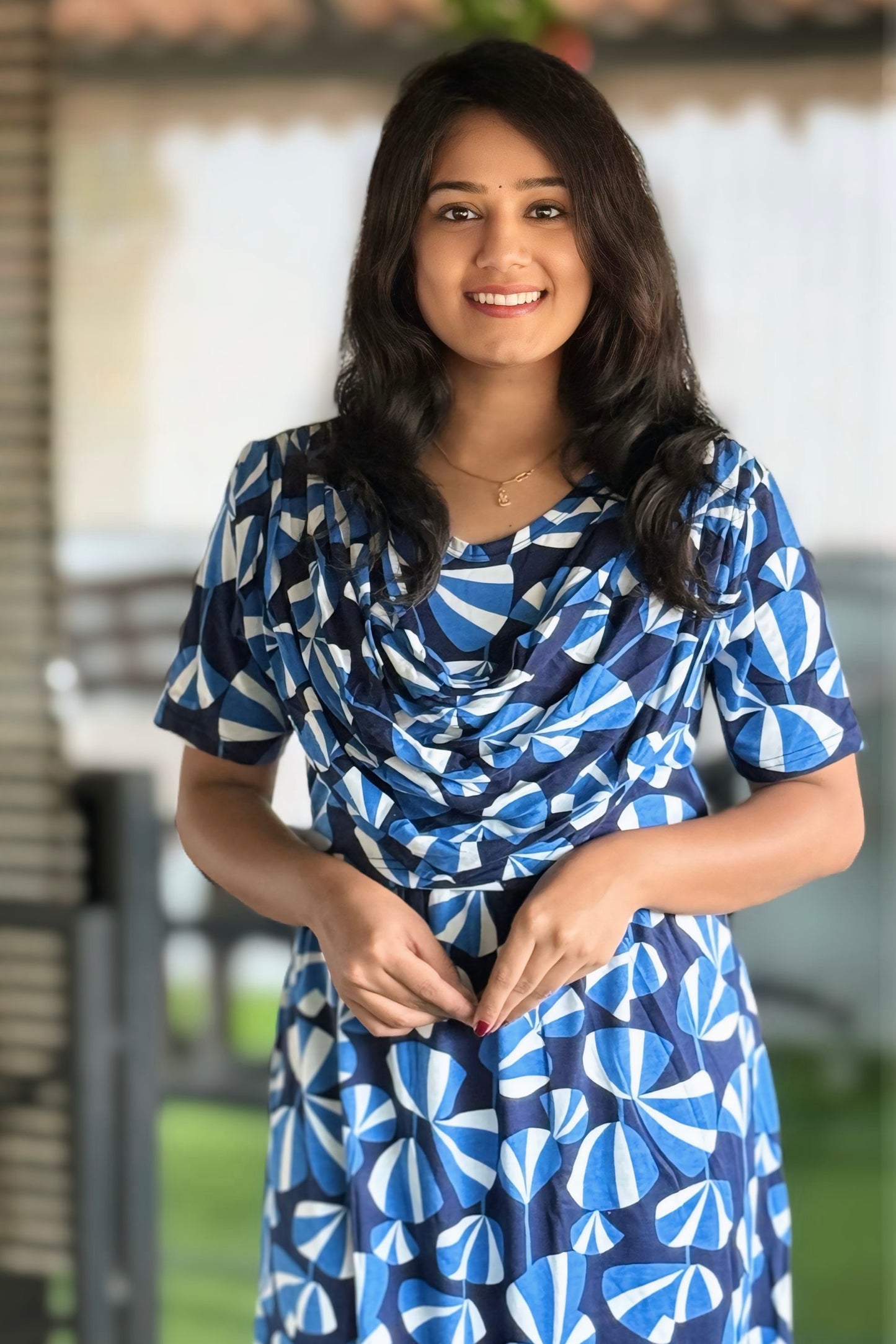 BLUVIA (Zipless Maternity Shawl)