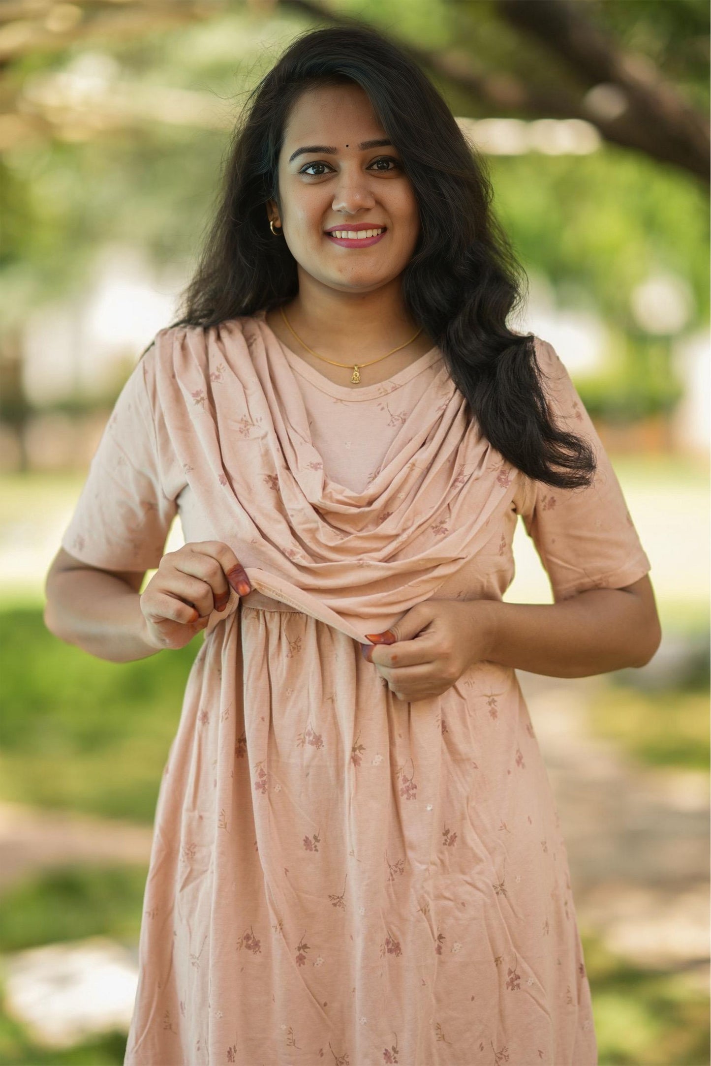 VELUVE (Zipless Maternity Shawl)