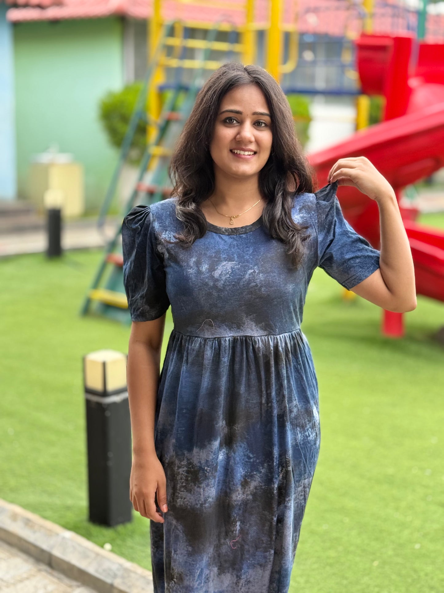 PUFF TYPE MAXI COTTON LOUNGE WEAR WITH ACID SHADED NAVY