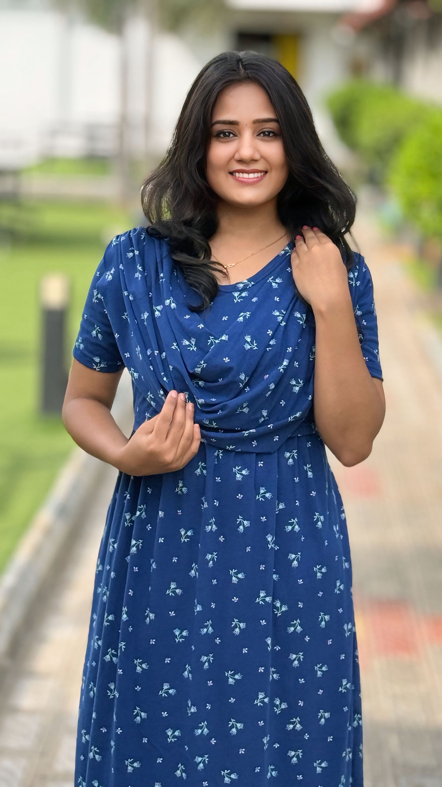 Blue Charm (Zipless Maternity Shawl)