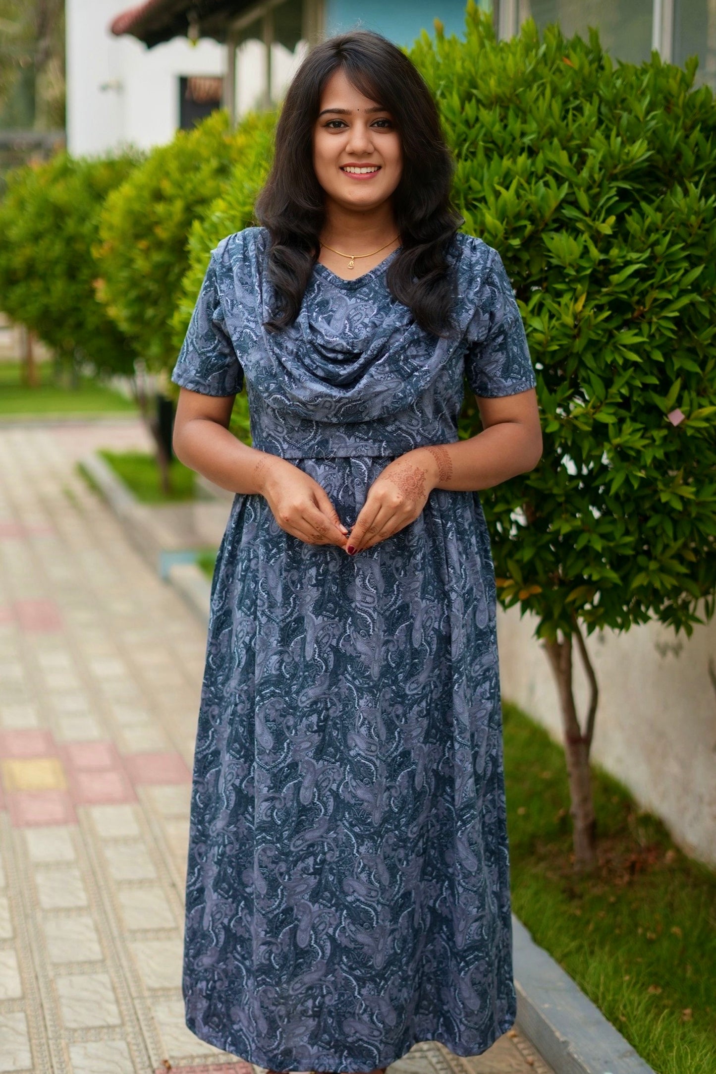 Charcoal (Zipless Maternity Shawl)