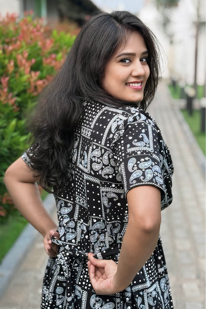 BlackLine (Zipless Maternity Shawl)