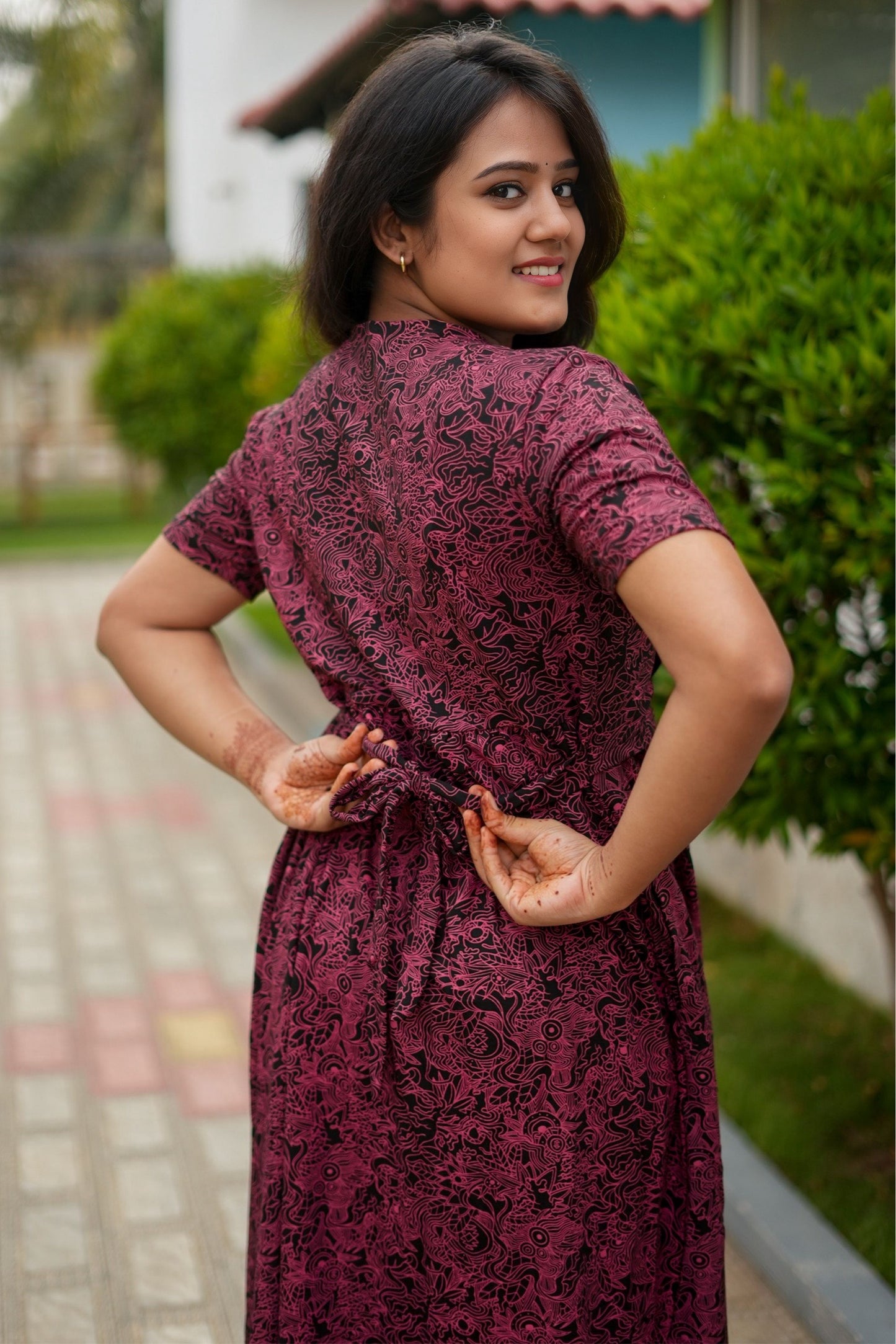 Crimson Charm  (Zipless Maternity Shawl)