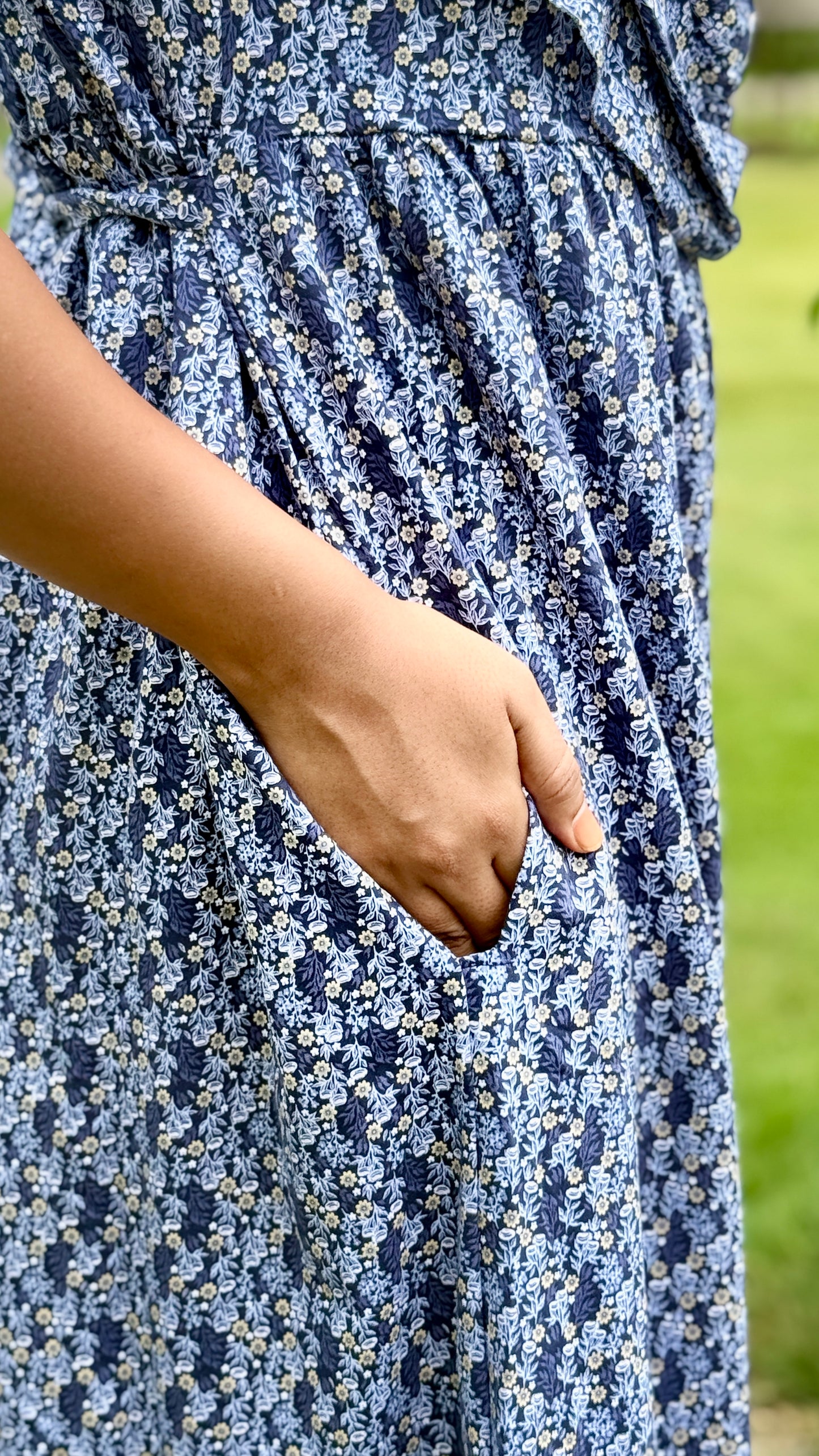 ATTACHED SHAWL NON FEEDING WITH FLORAL NAVY