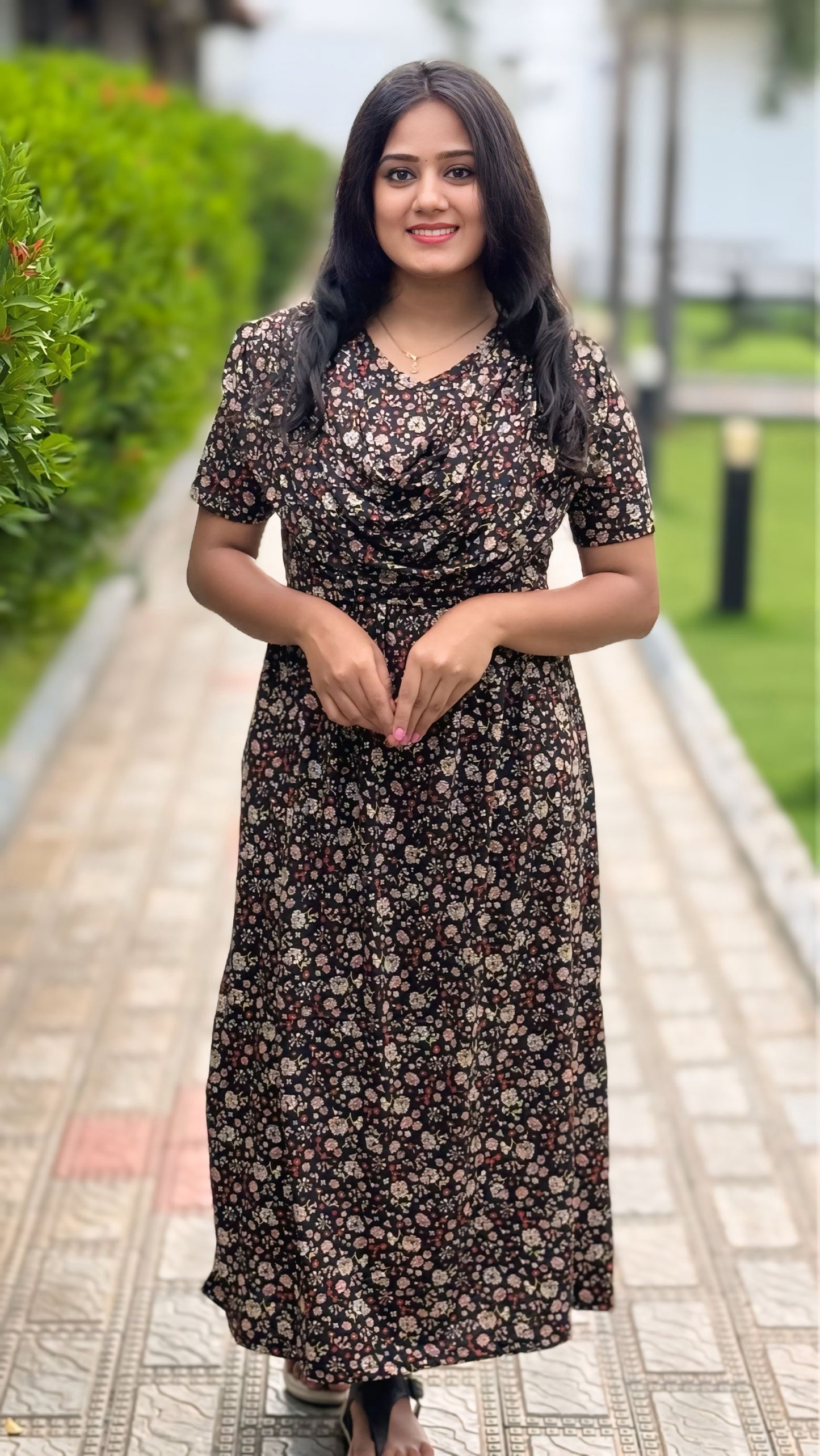 Ebonella (Zipless Maternity Shawl)