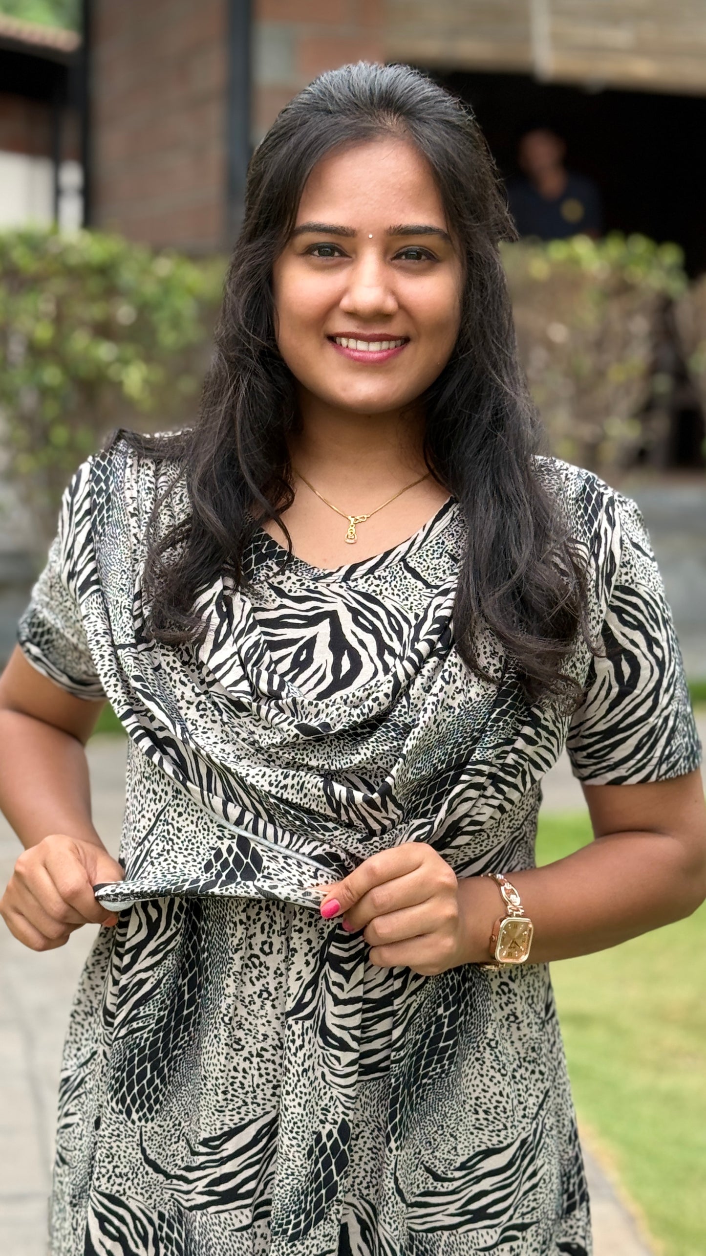 Dupatta Zipless Maternity with Black Mild Sandal Design