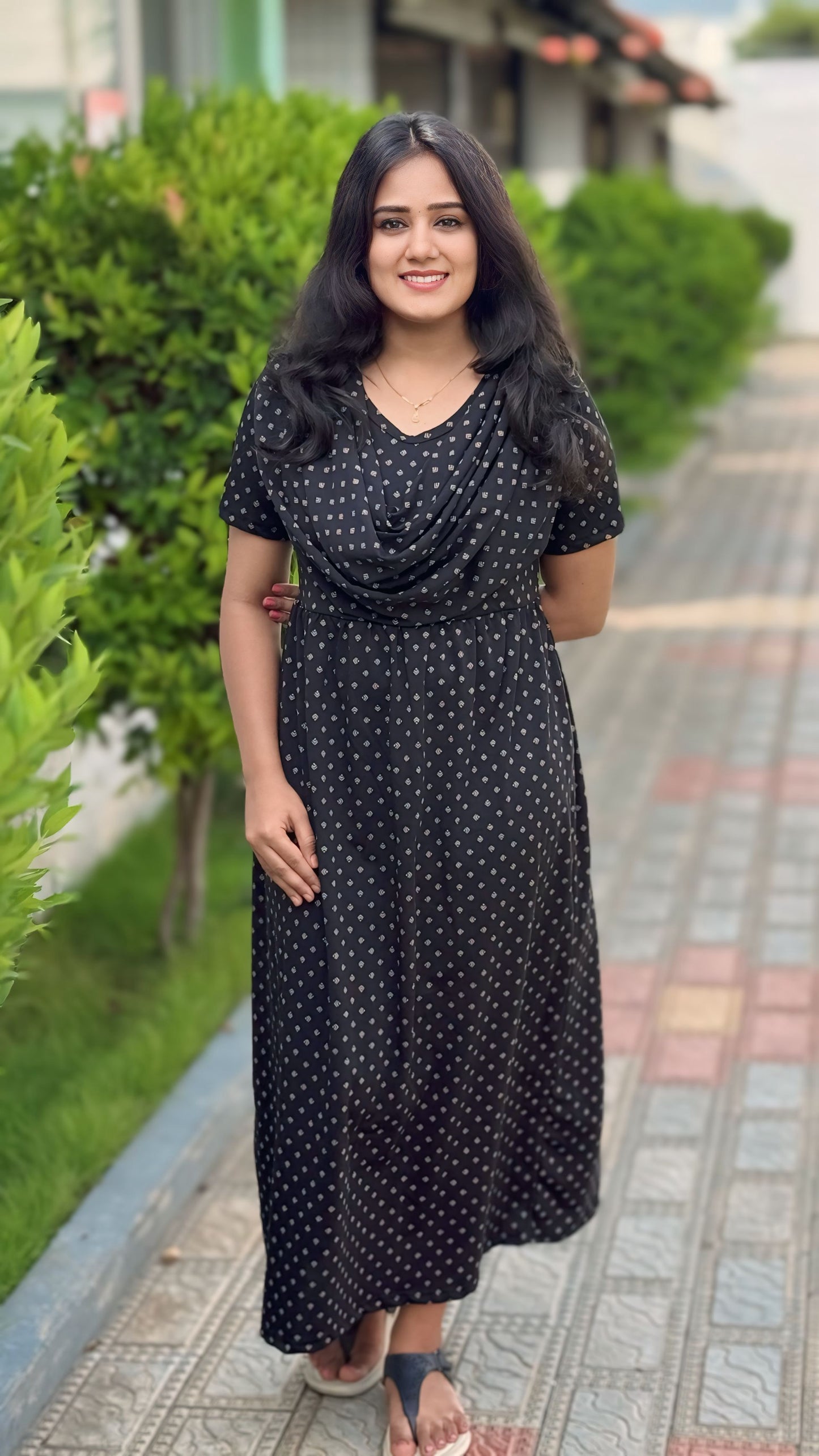 BLACK ELEGANCE (NON MATERNITY SHAWL)