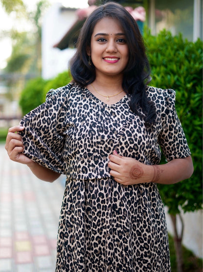 MATERNITY ATTACHED COAT (Wild Elegance)