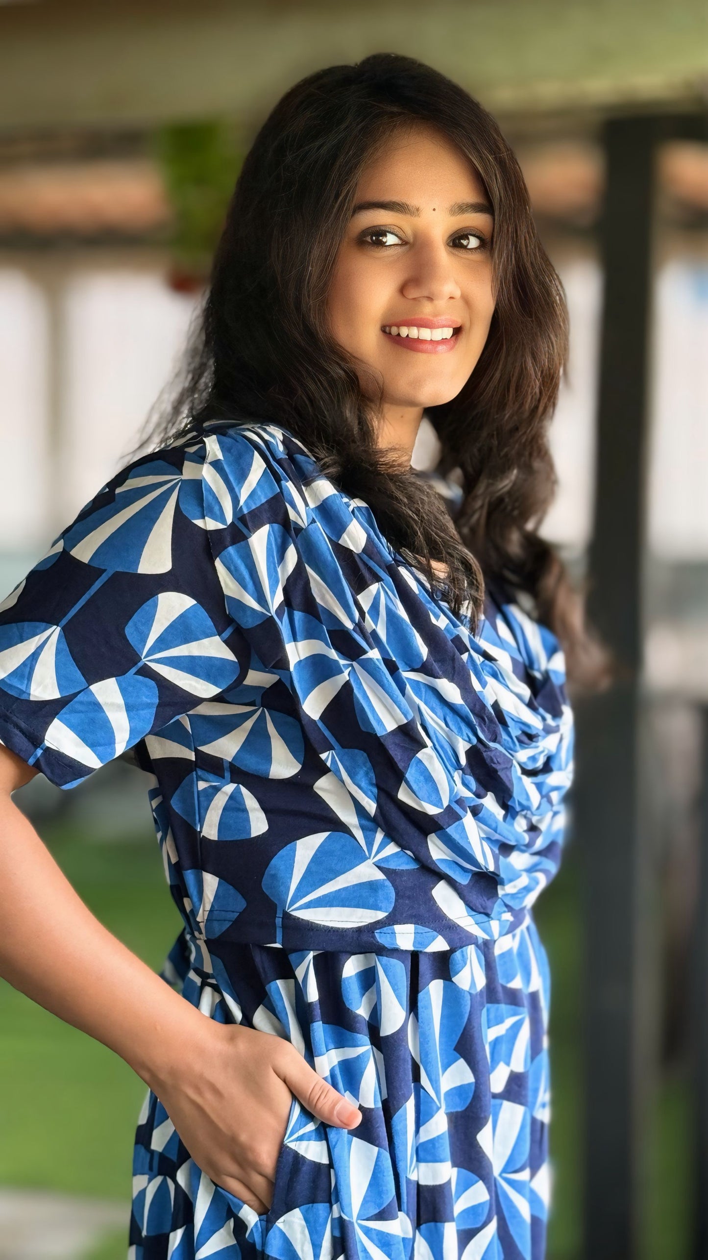 BLUVIA (Zipless Maternity Shawl)