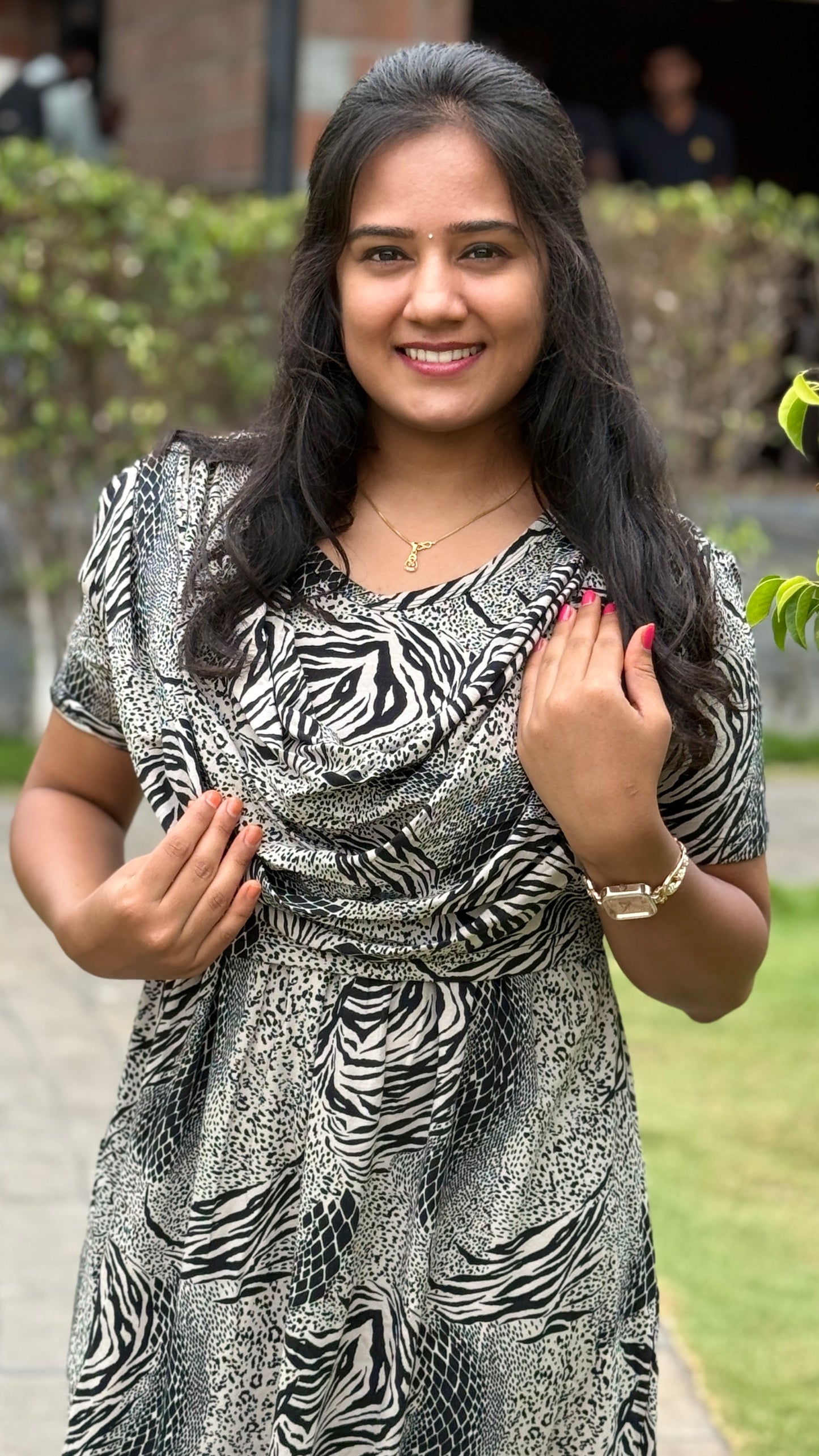 Dupatta Zipless Maternity with Black Mild Sandal Design