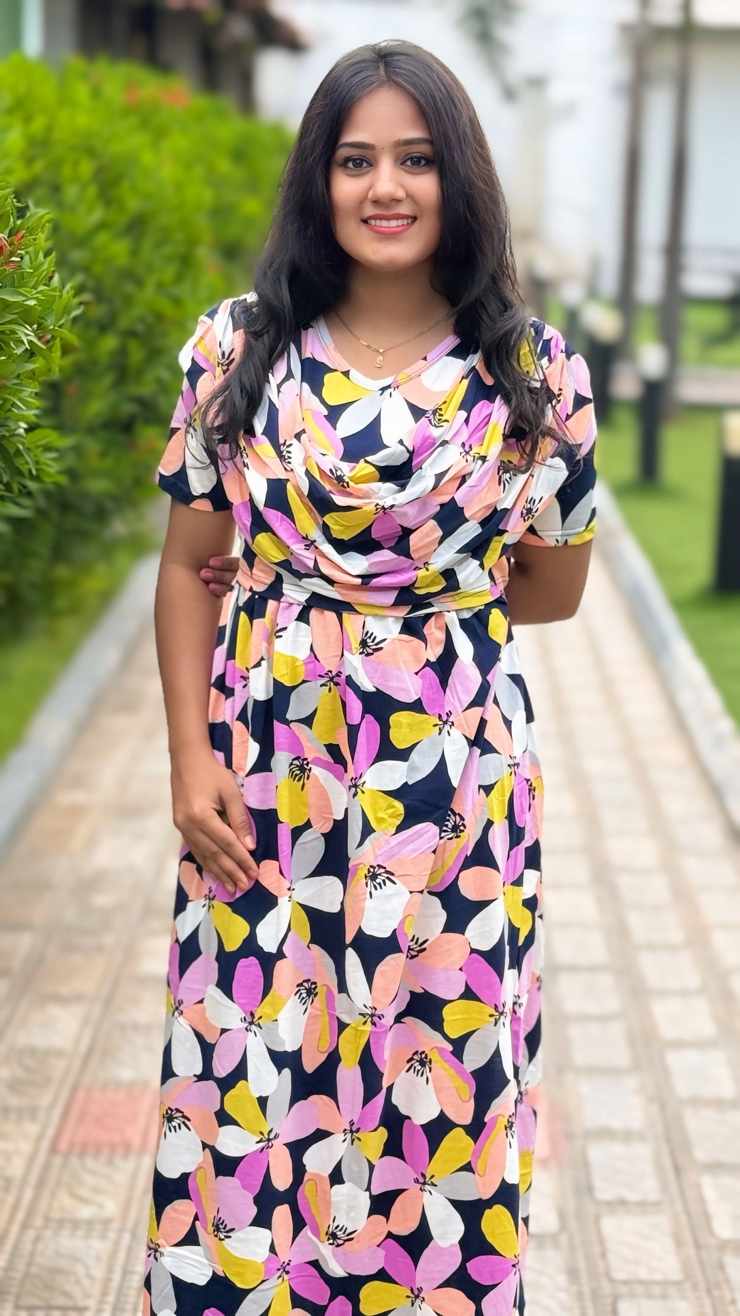 Bloomora (Zipless Maternity Shawl)