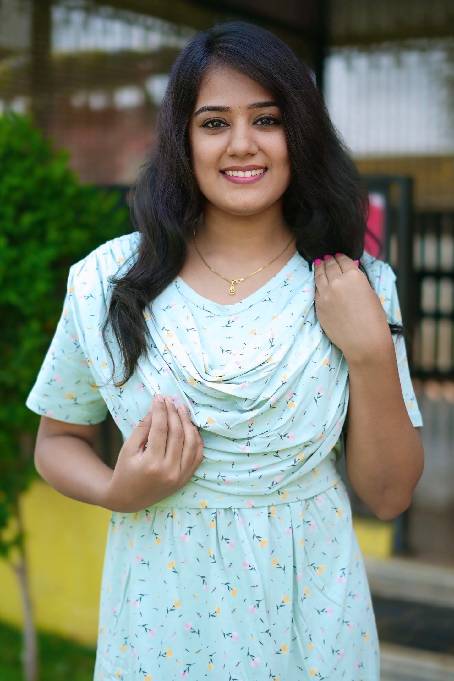 LuxeMint (Zipless Maternity Shawl)