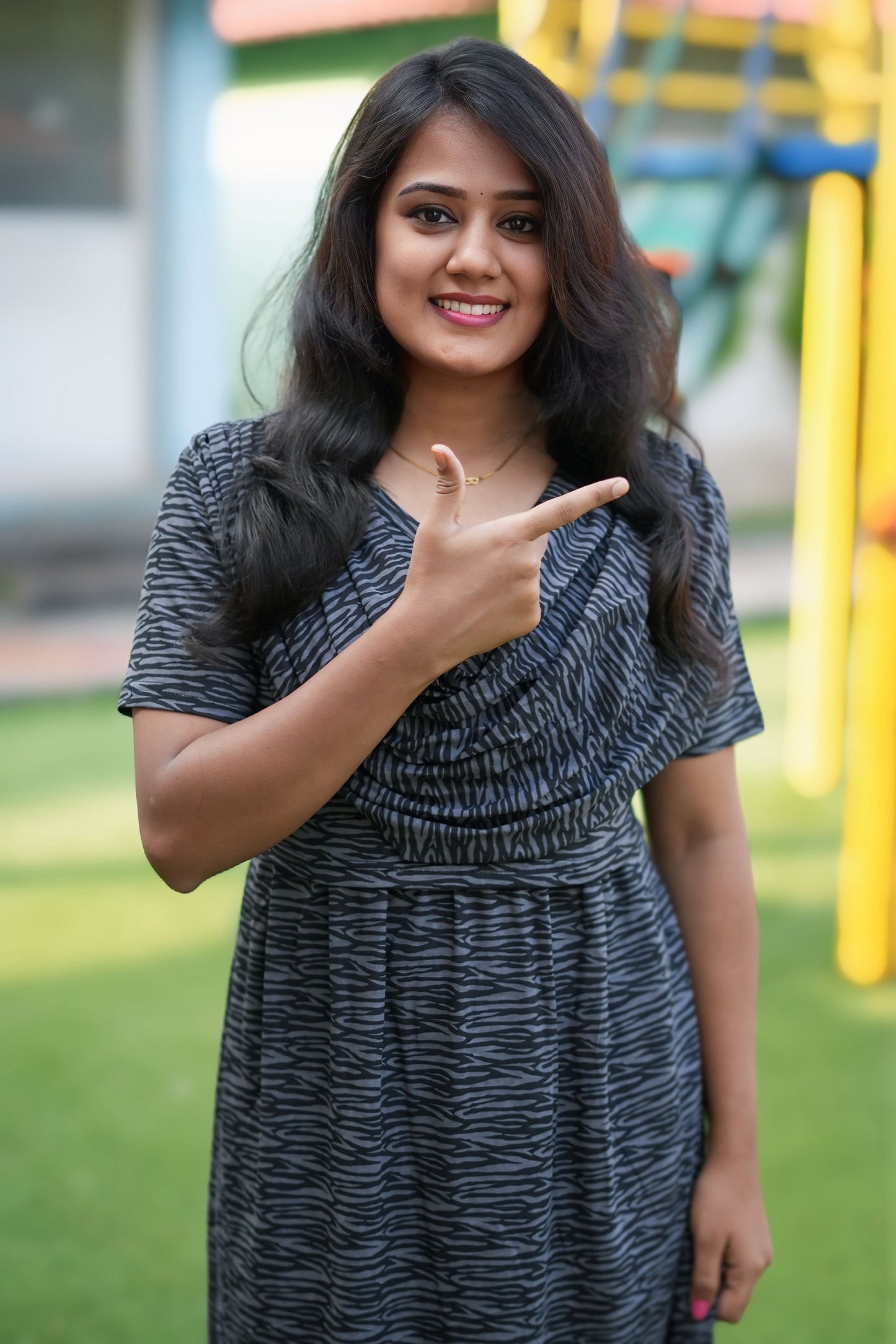 Zevra (Zipless Maternity Shawl)