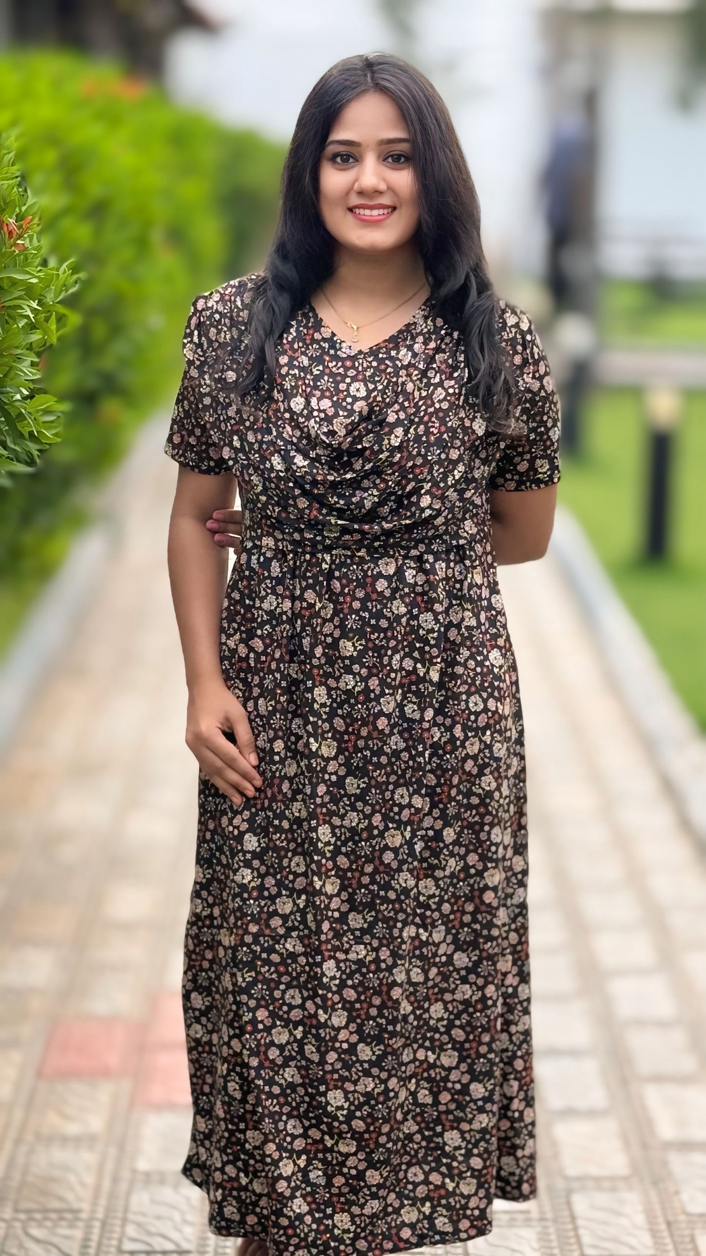 Ebonella (Zipless Maternity Shawl)